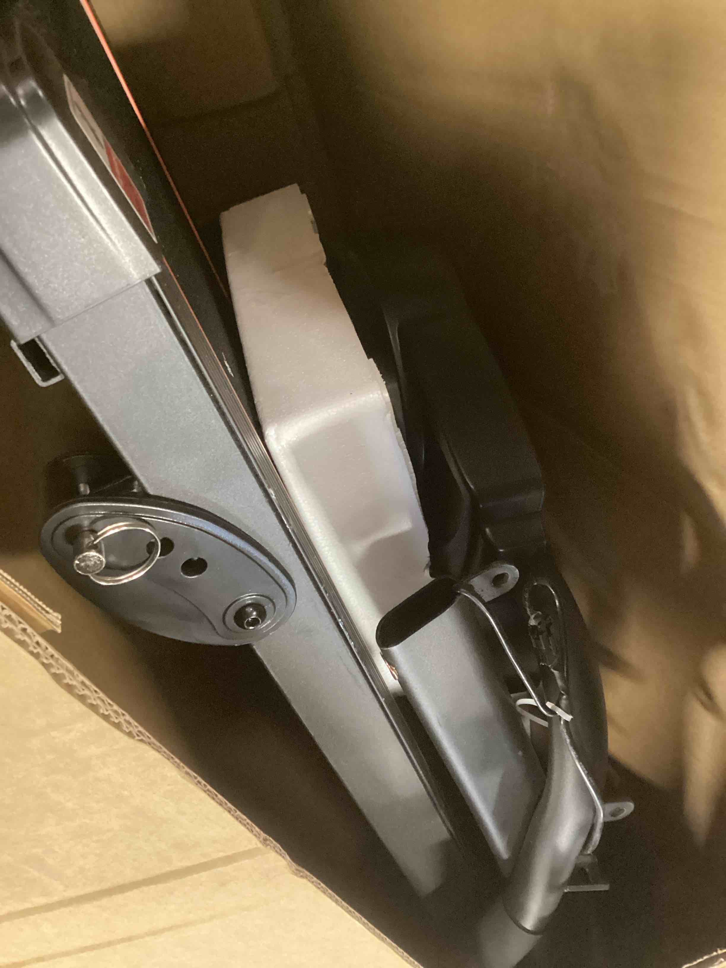 https://s3.amazonaws.com/lotting-images-prod/bidfta/BRN0275136_1728998387706.jpeg