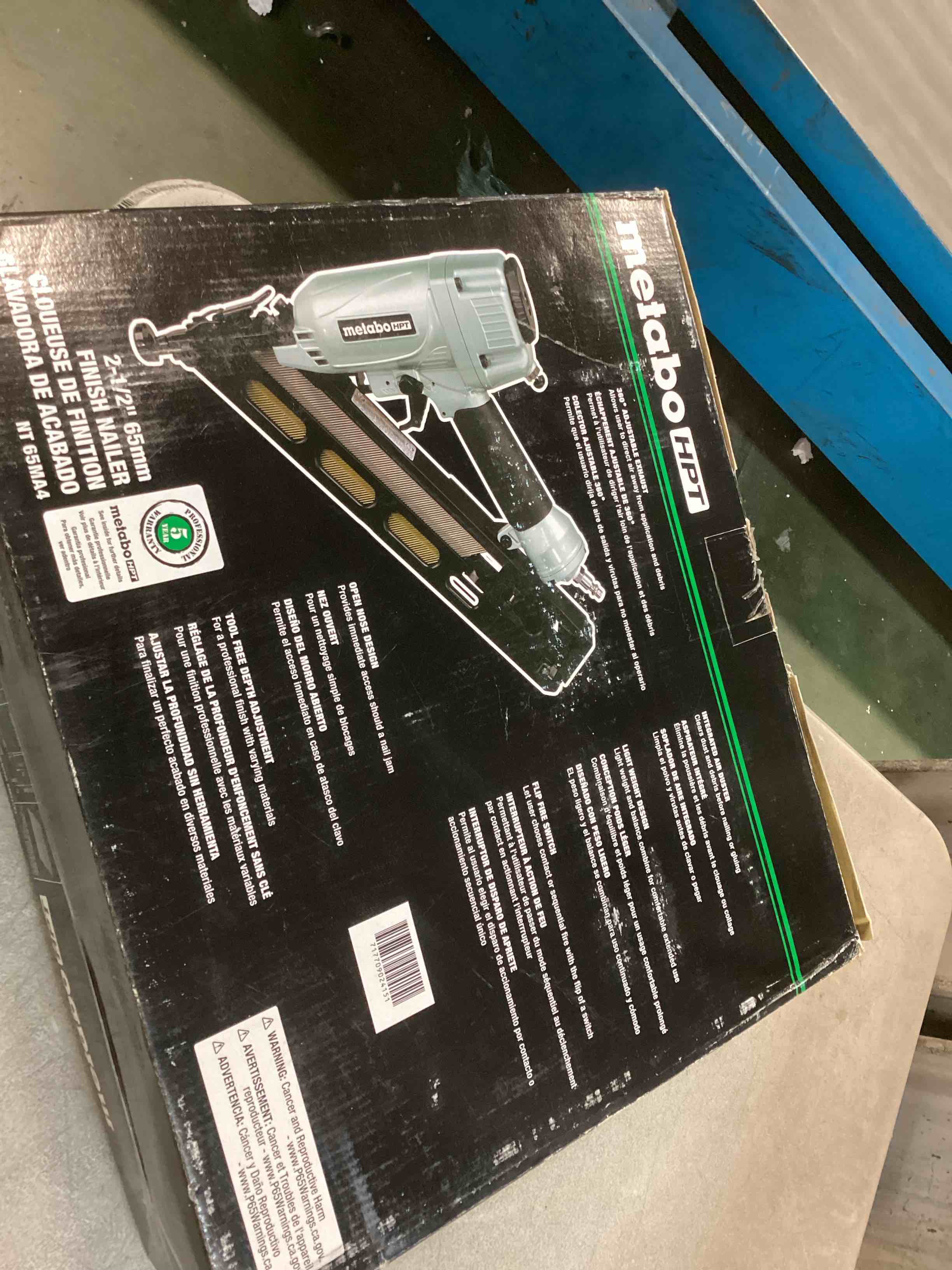 Metabo HPT NT65MA4 Finish Nailer with 21/2" x 15 Gauge Finish Nails