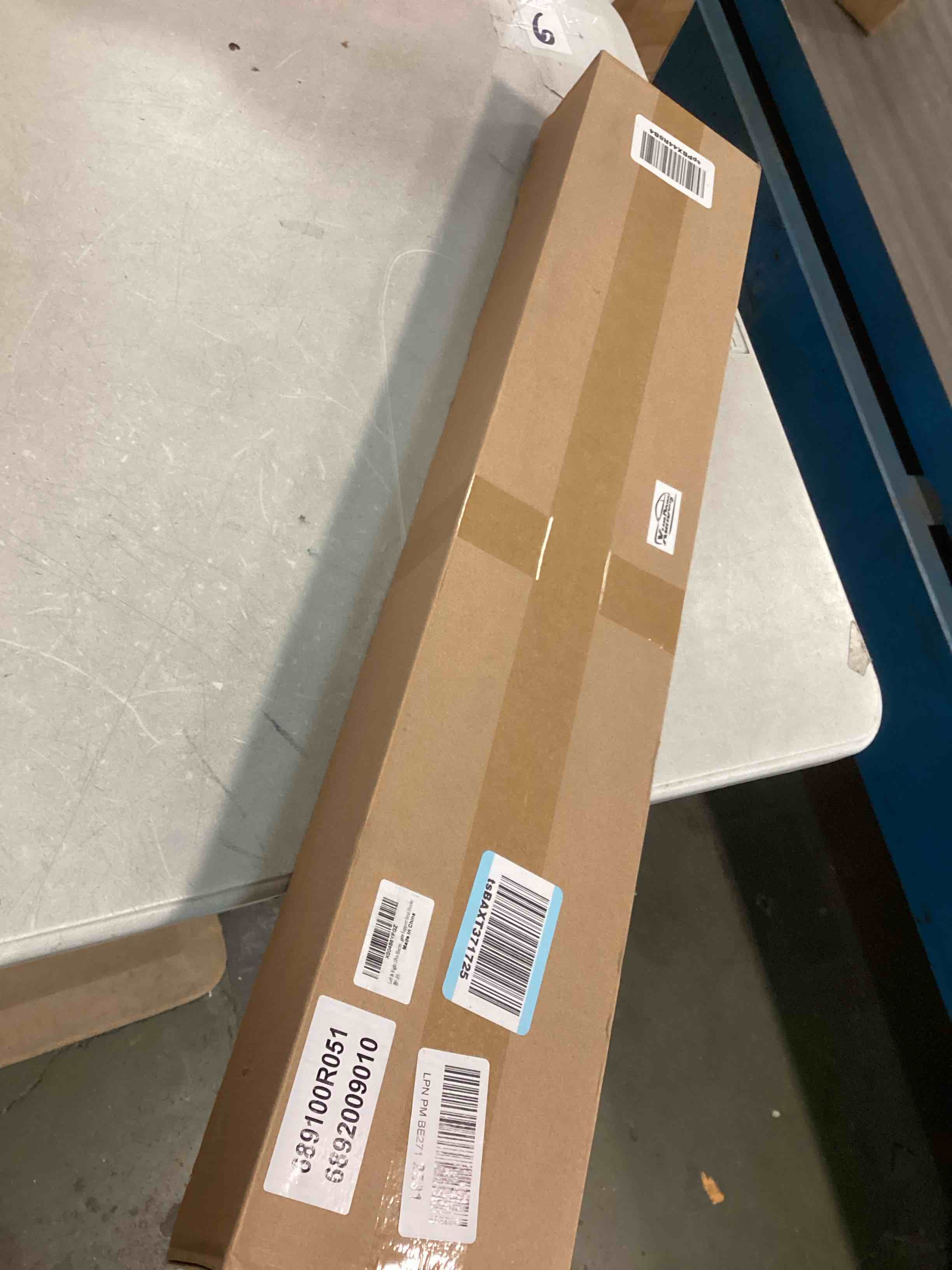 https://s3.amazonaws.com/lotting-images-prod/bidfta/BRN0275712_1728562277843.jpeg