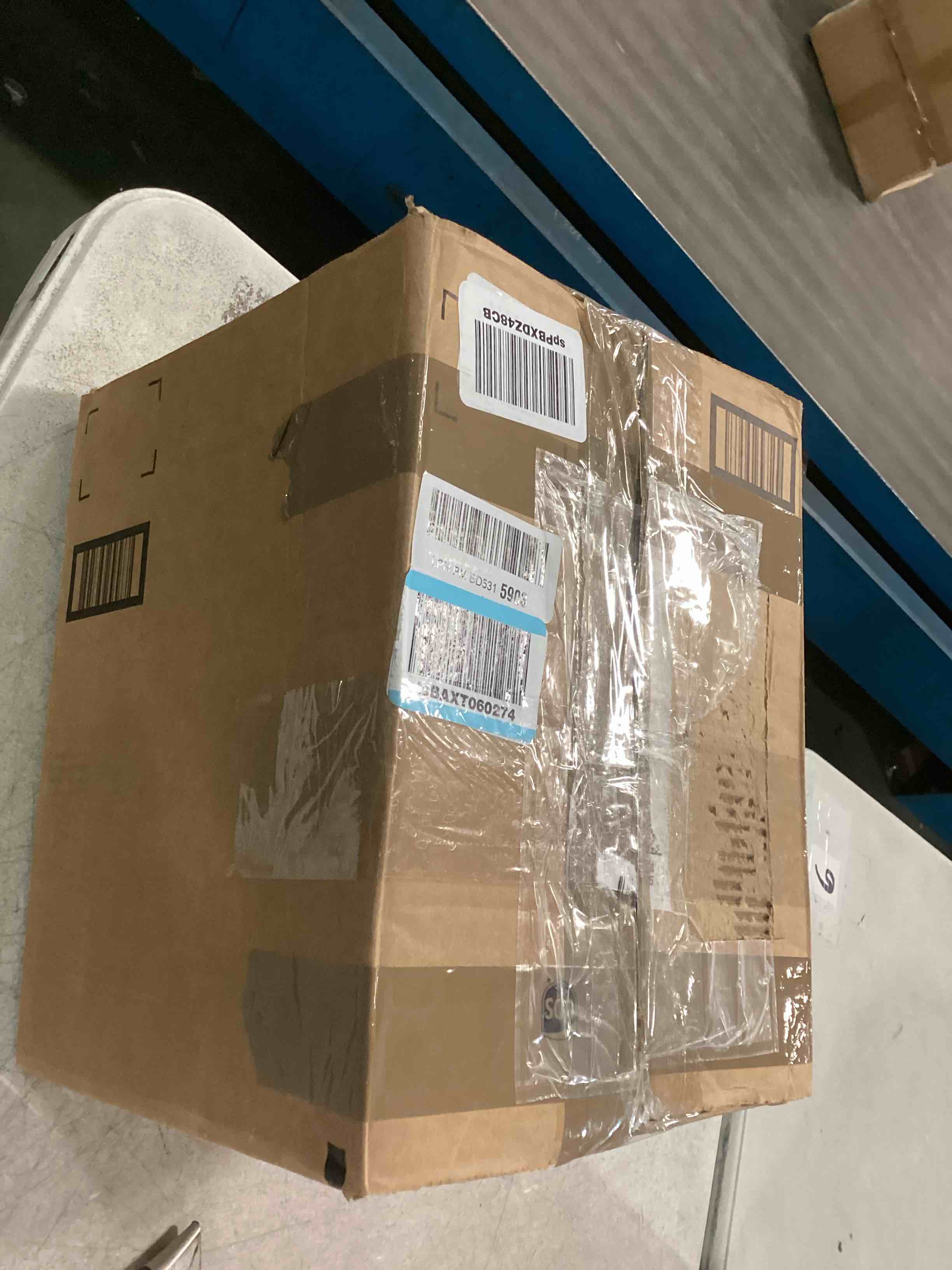https://s3.amazonaws.com/lotting-images-prod/bidfta/BRN0275977_1728477485058.jpeg