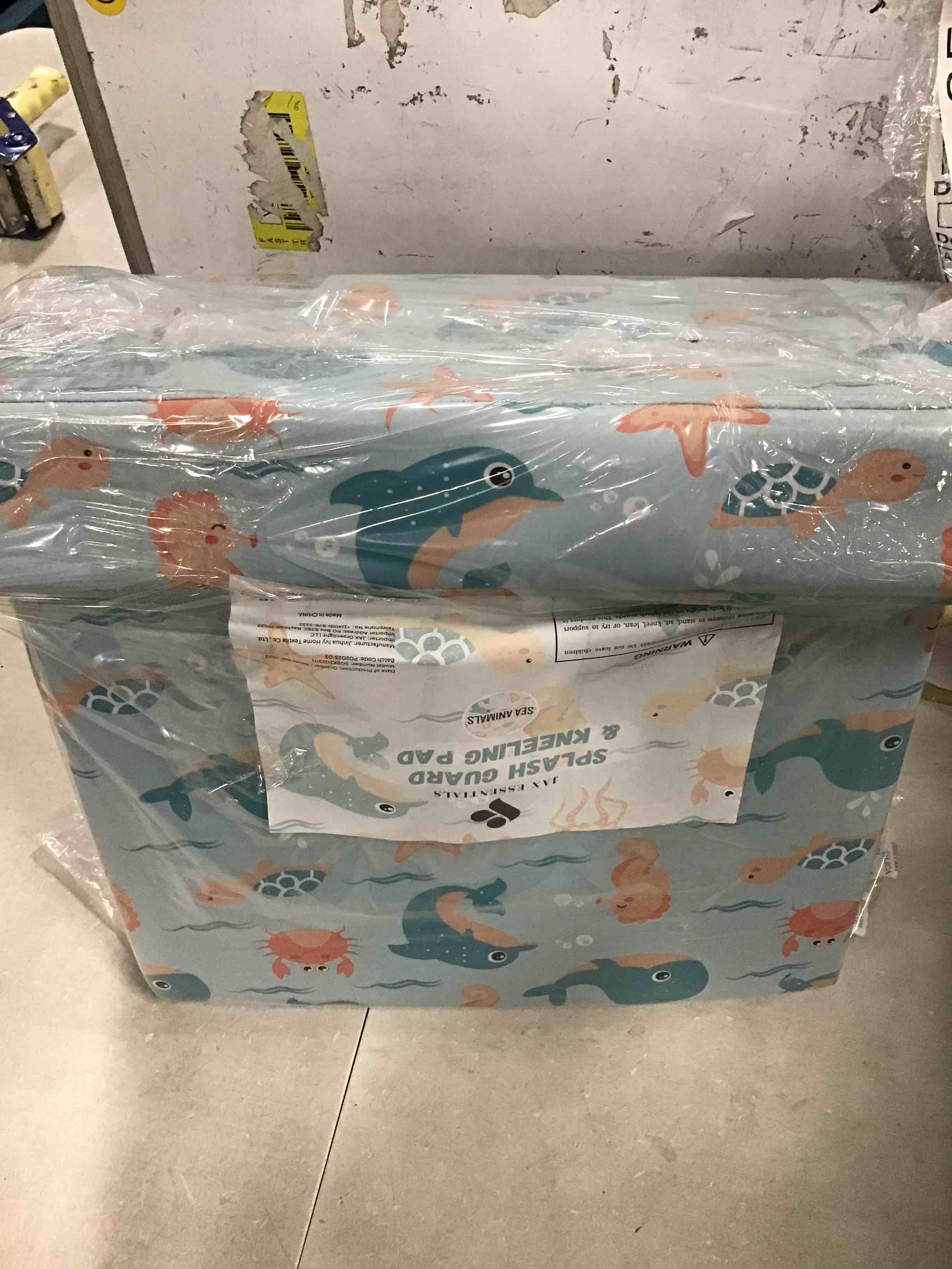 https://s3.amazonaws.com/lotting-images-prod/bidfta/BRN0284729_1727466299668.jpeg