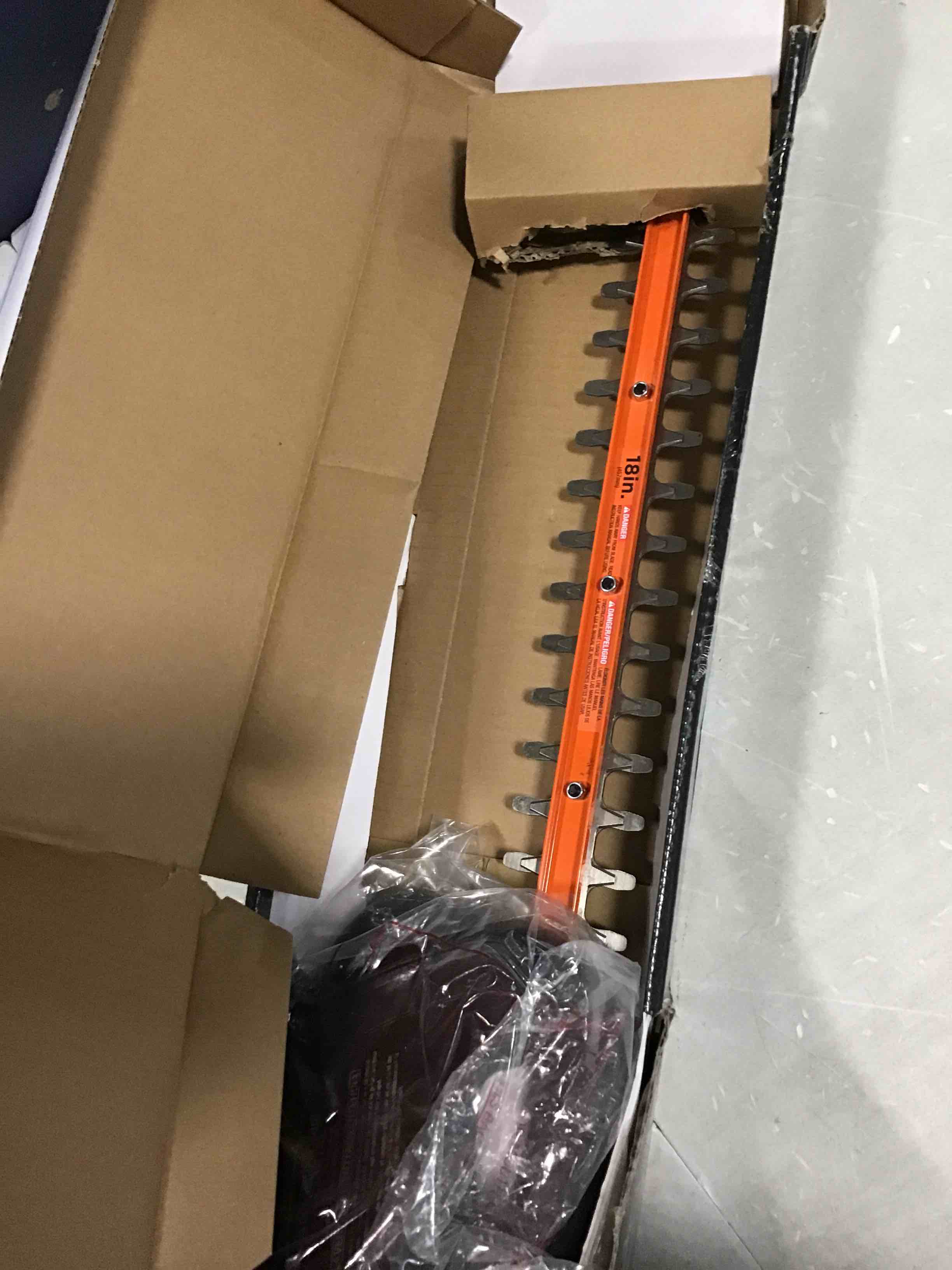https://s3.amazonaws.com/lotting-images-prod/bidfta/BRN0285040_1727373399052.jpeg