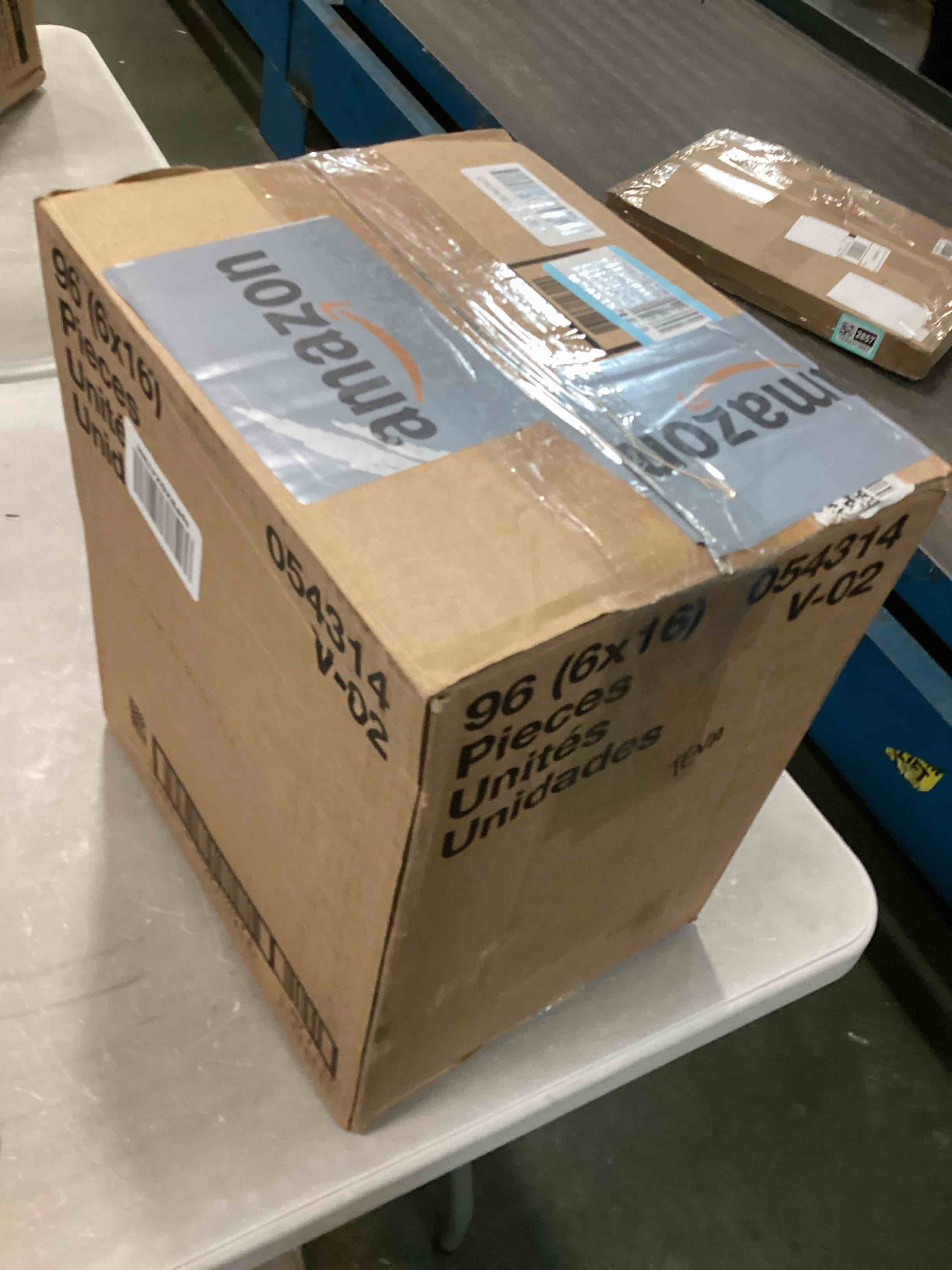 https://s3.amazonaws.com/lotting-images-prod/bidfta/BRN0286098_1728389275680.jpeg