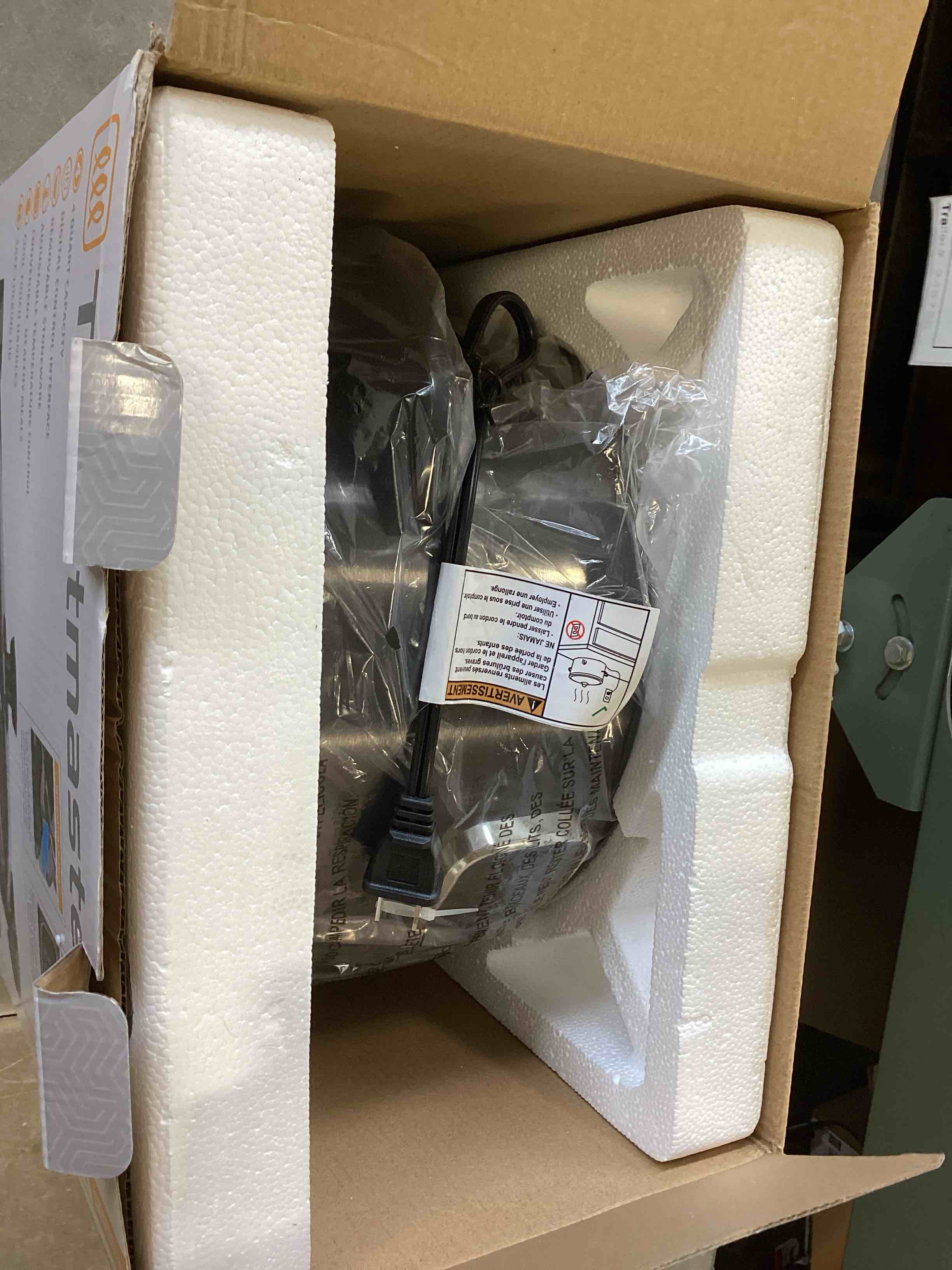 Toastmaster 4Quart Digital Slow Cooker with Locking Lid (Graphite)