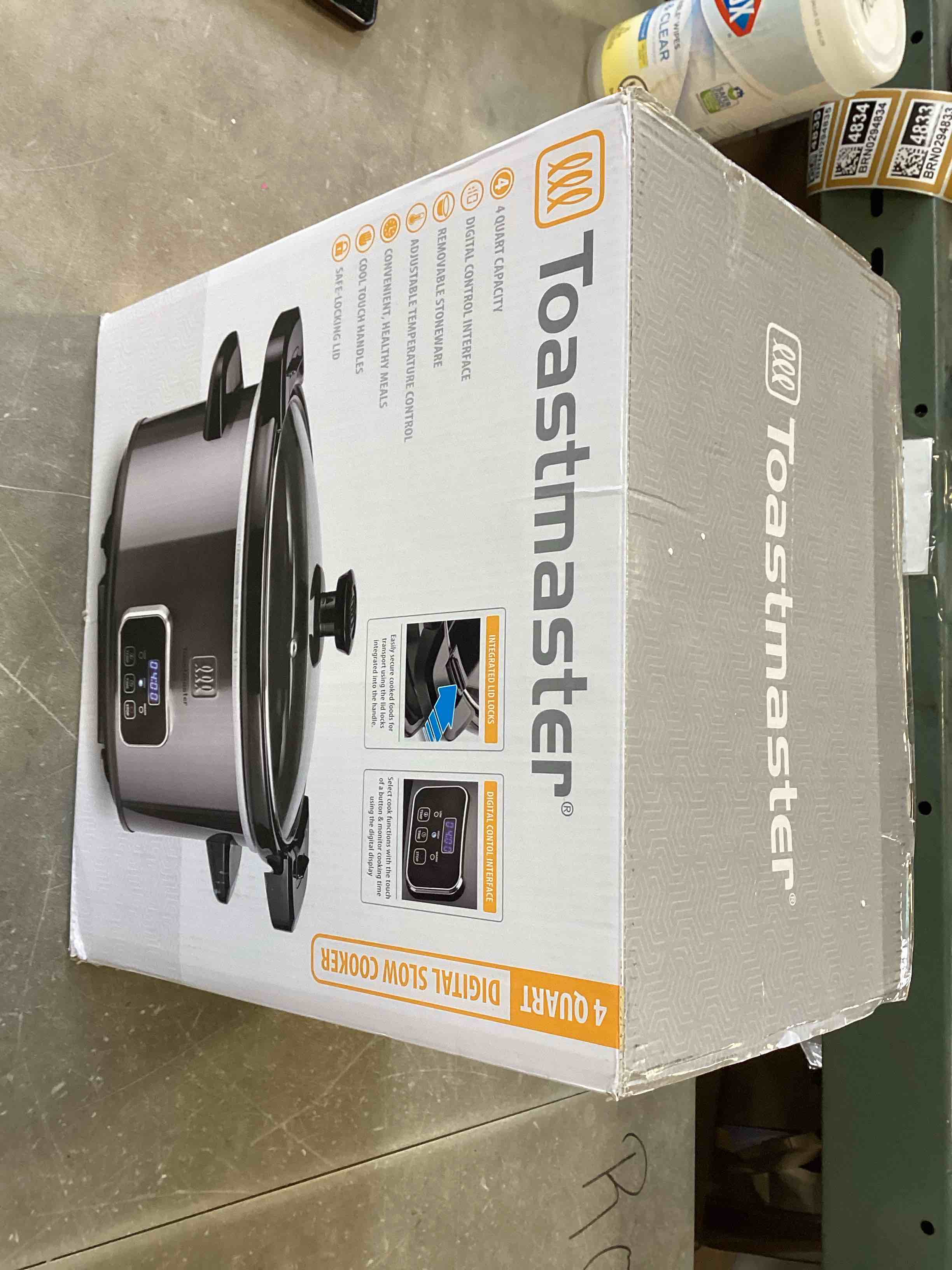 Toastmaster 4Quart Digital Slow Cooker with Locking Lid (Graphite)