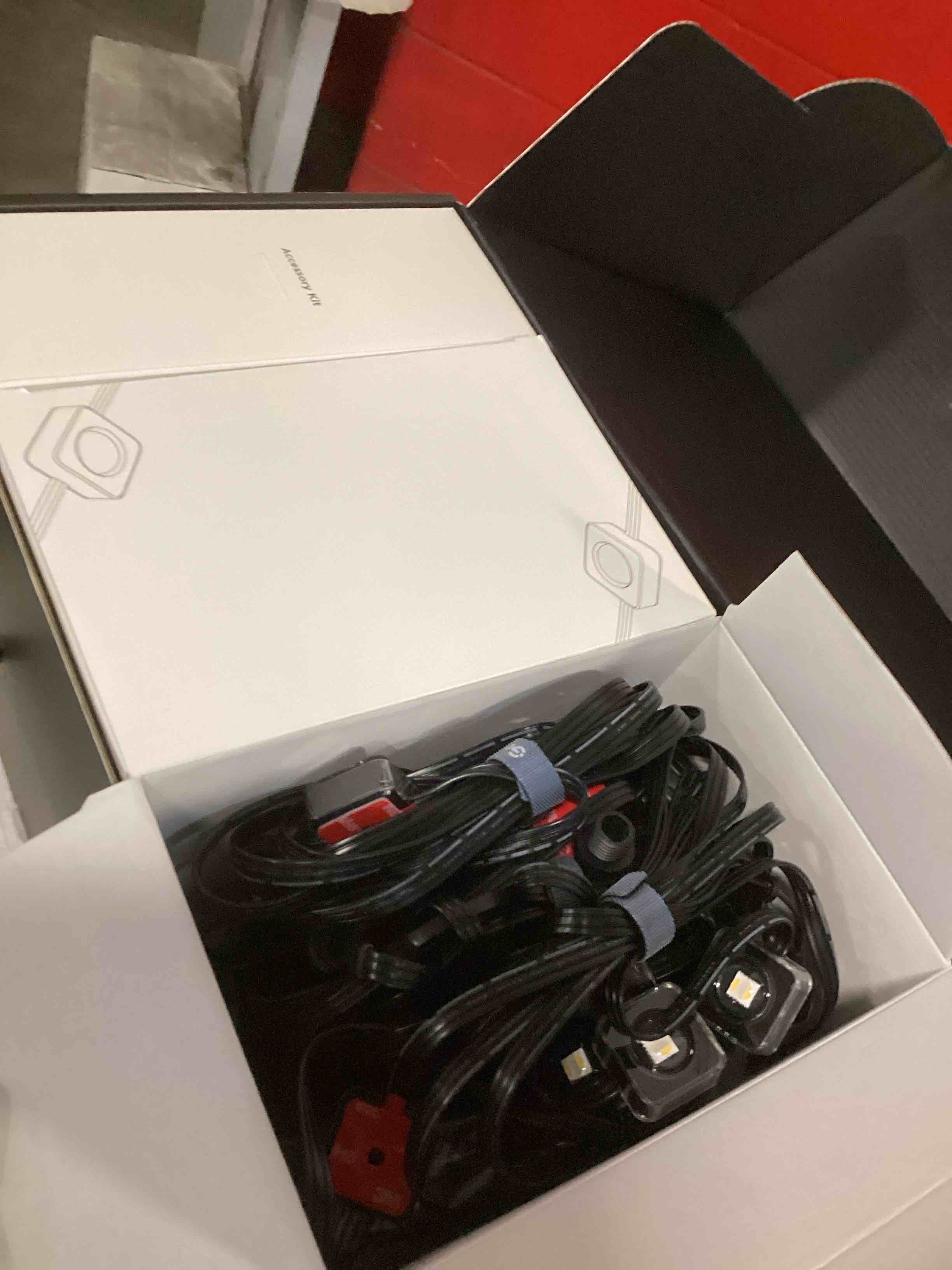 https://s3.amazonaws.com/lotting-images-prod/bidfta/BRN0297695_1729885196686.jpeg