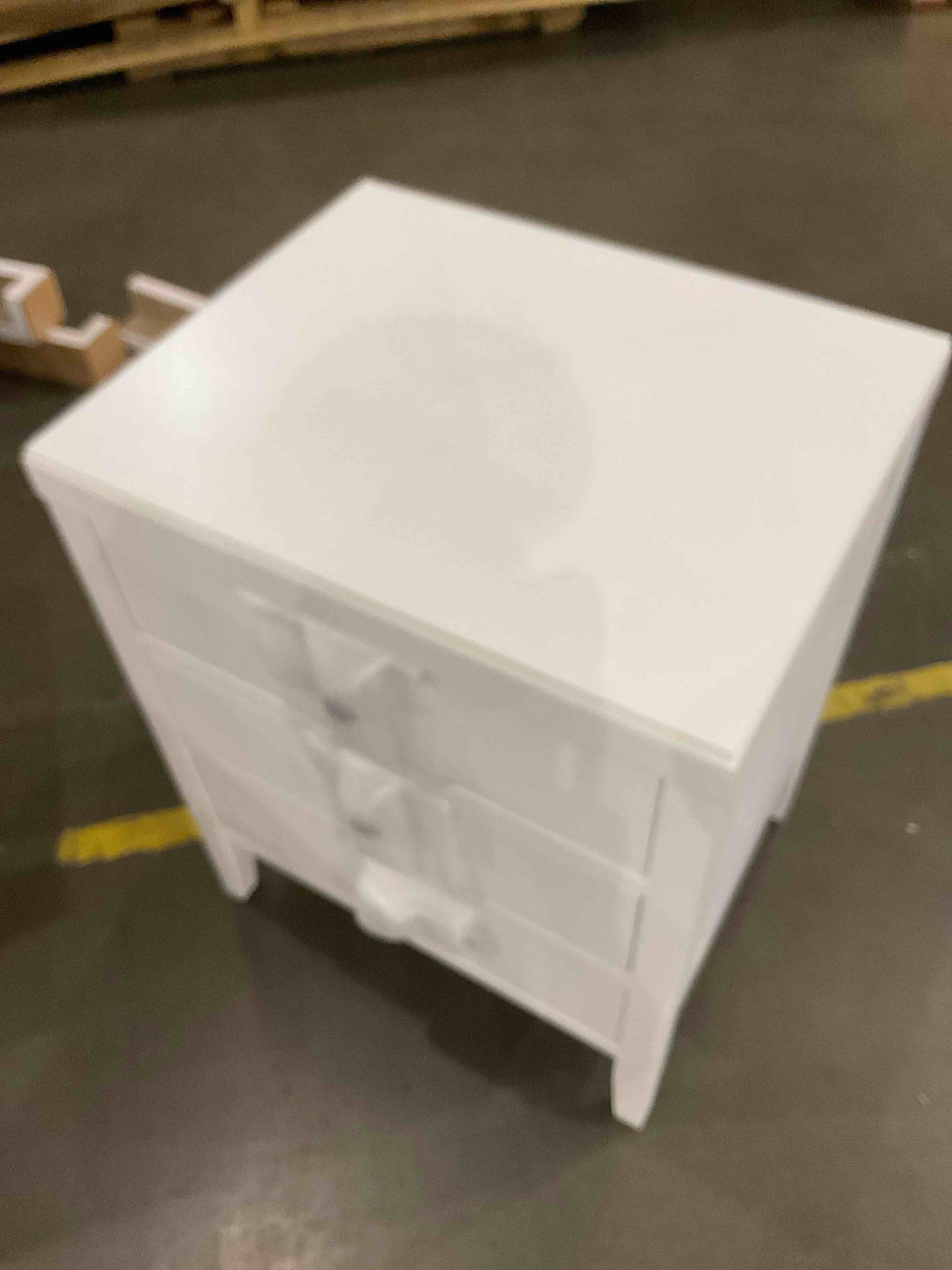 https://s3.amazonaws.com/lotting-images-prod/bidfta/BRN0302152_1733945093119.jpeg