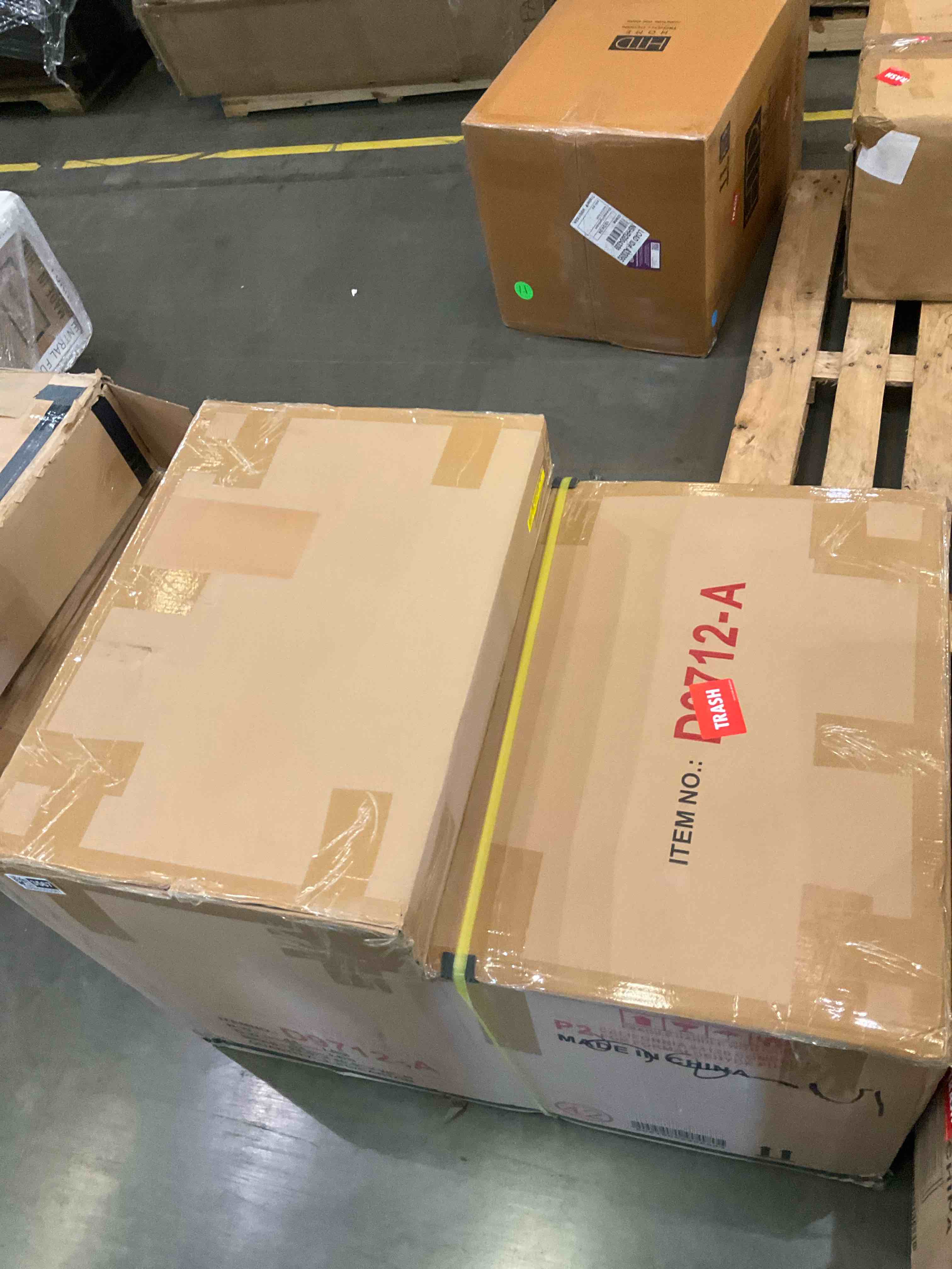 https://s3.amazonaws.com/lotting-images-prod/bidfta/BRN0303567_1731343820682.jpeg