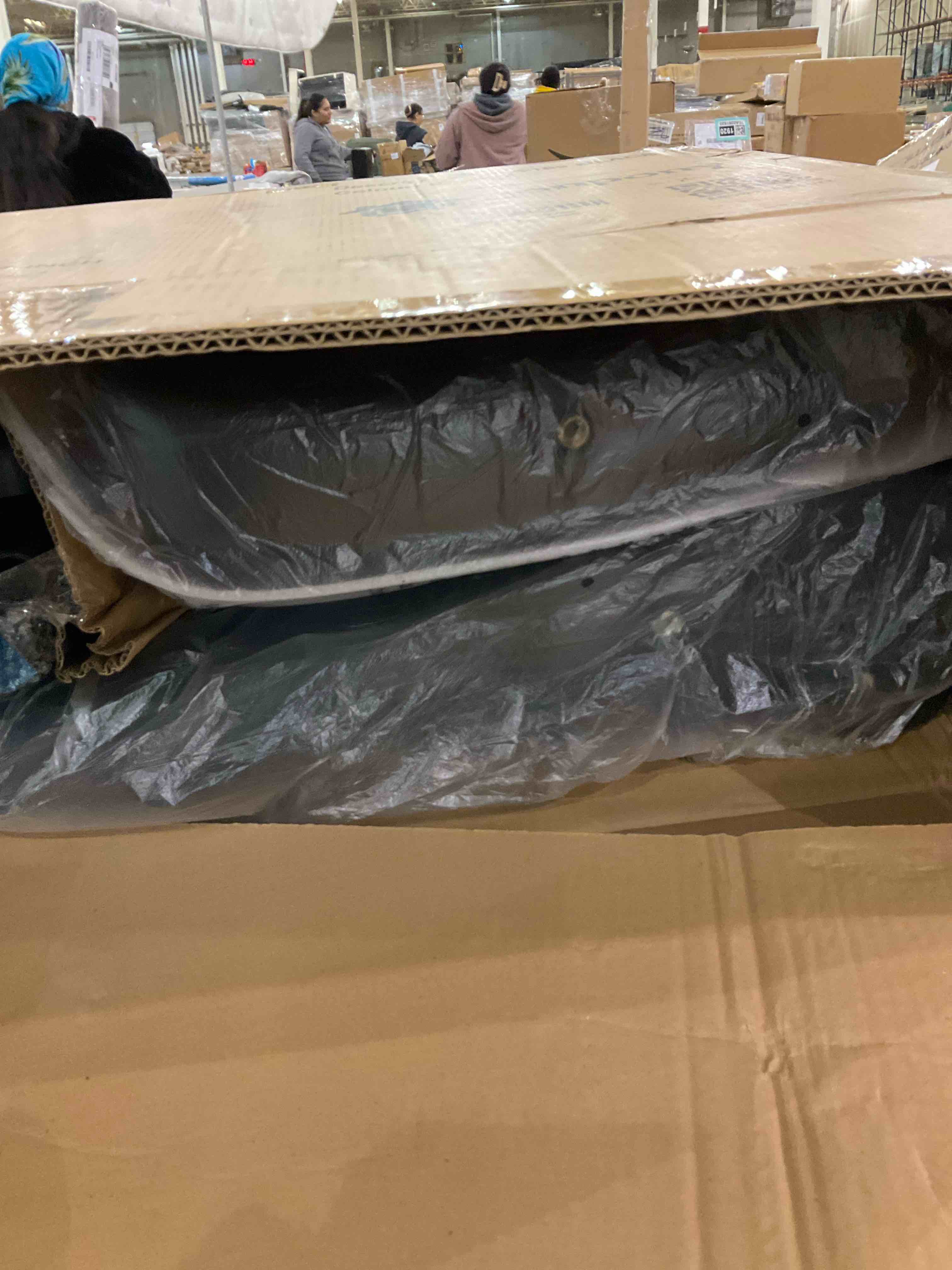 https://s3.amazonaws.com/lotting-images-prod/bidfta/BRN0304235_1733502894187.jpeg