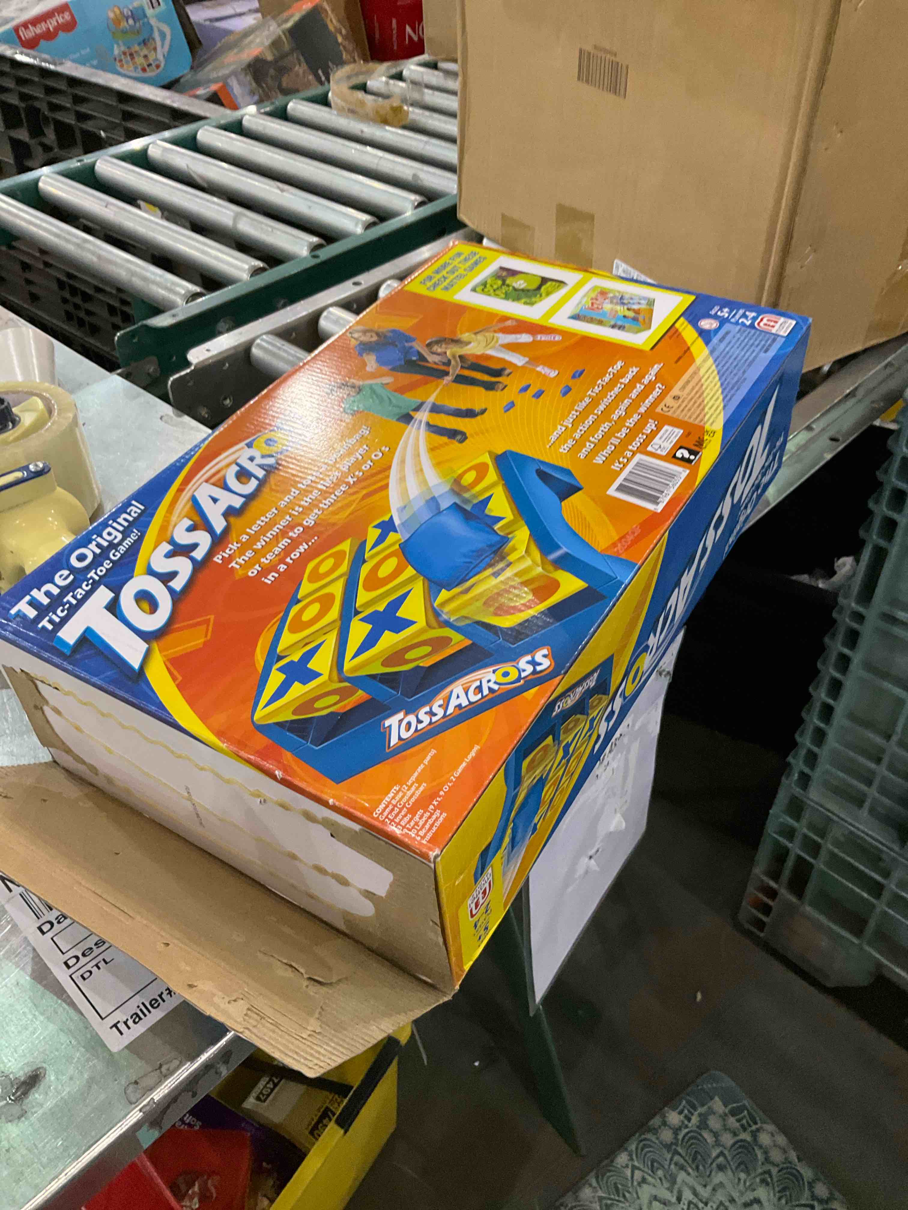 Mattel Games Toss Across Kids Outdoor Game, Bean Bag Toss for Camping and Family Night, Get Three-in-a-Row for 2-4 Players