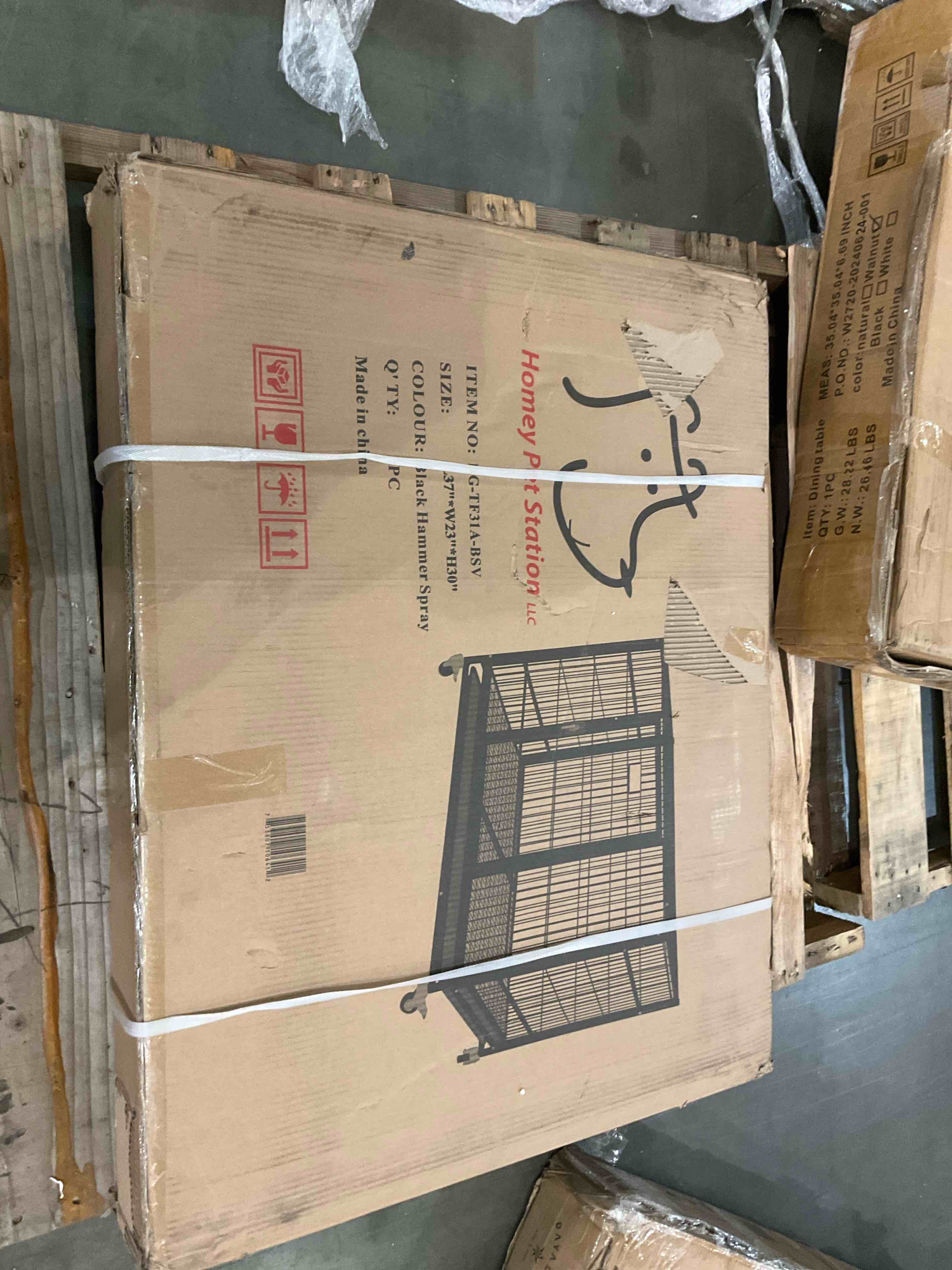 homey pet station color is black hammer spray