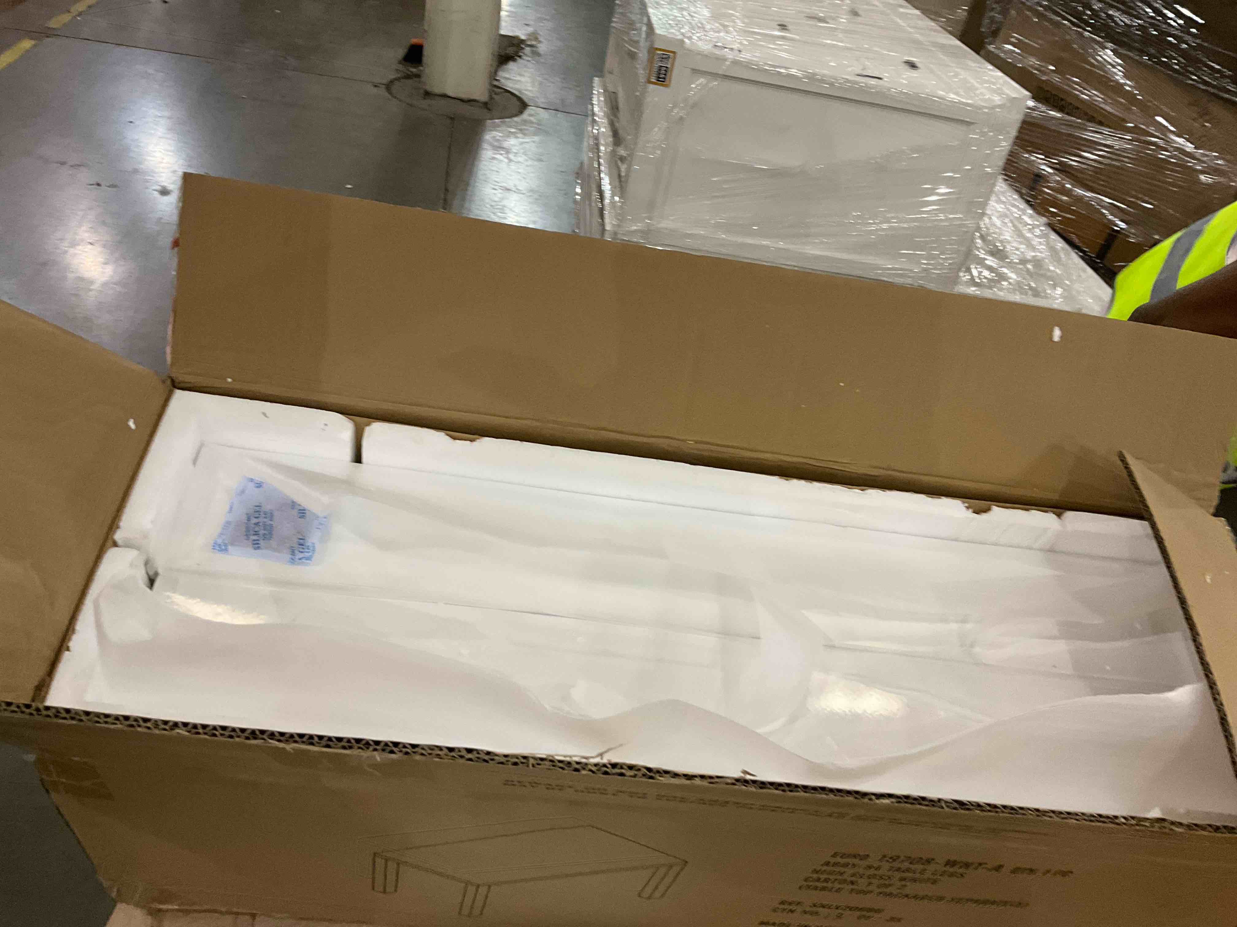 Abby gloss white table legs