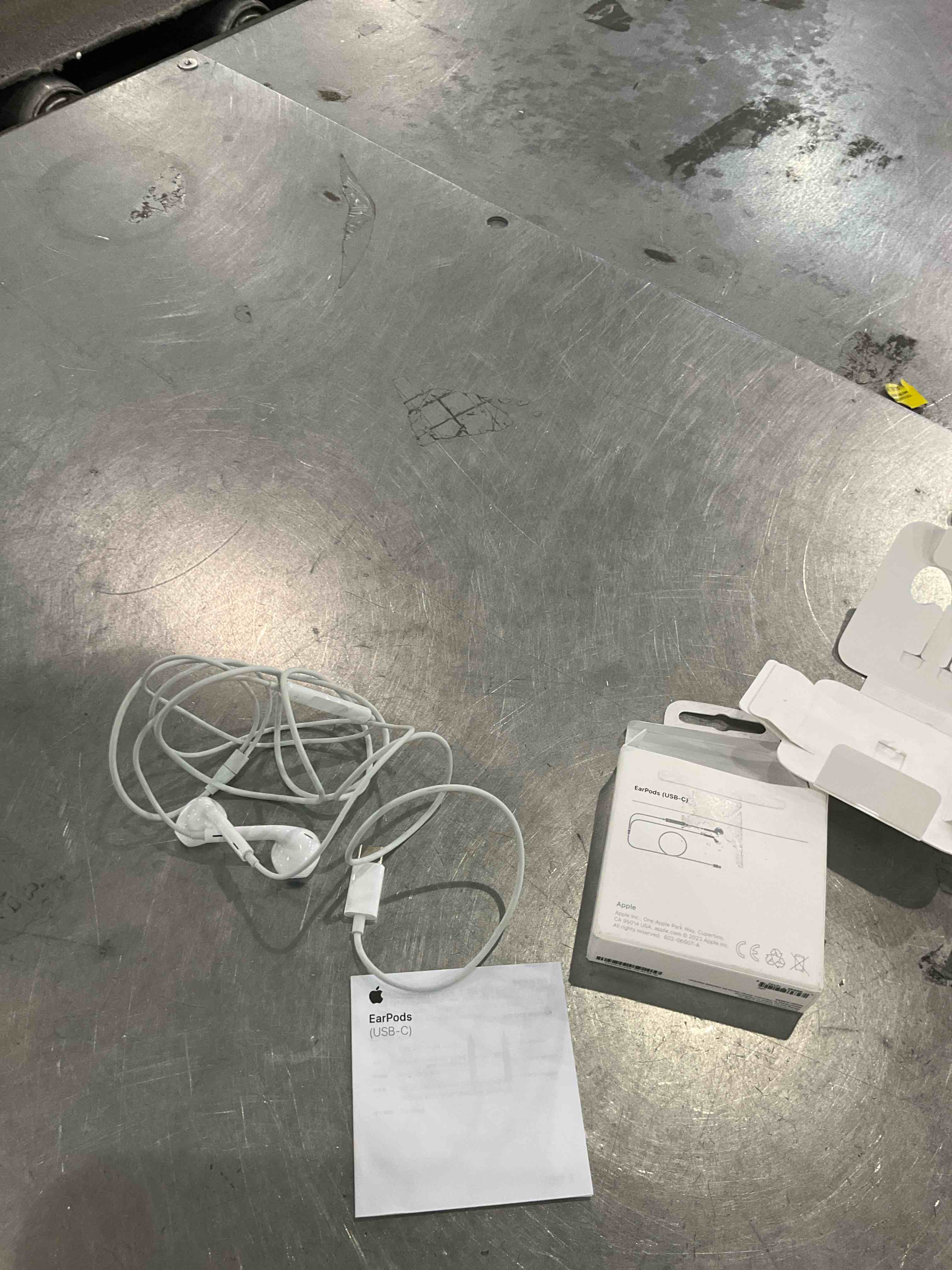 https://s3.amazonaws.com/lotting-images-prod/bidfta/BRN0306415_1733402683400.jpeg