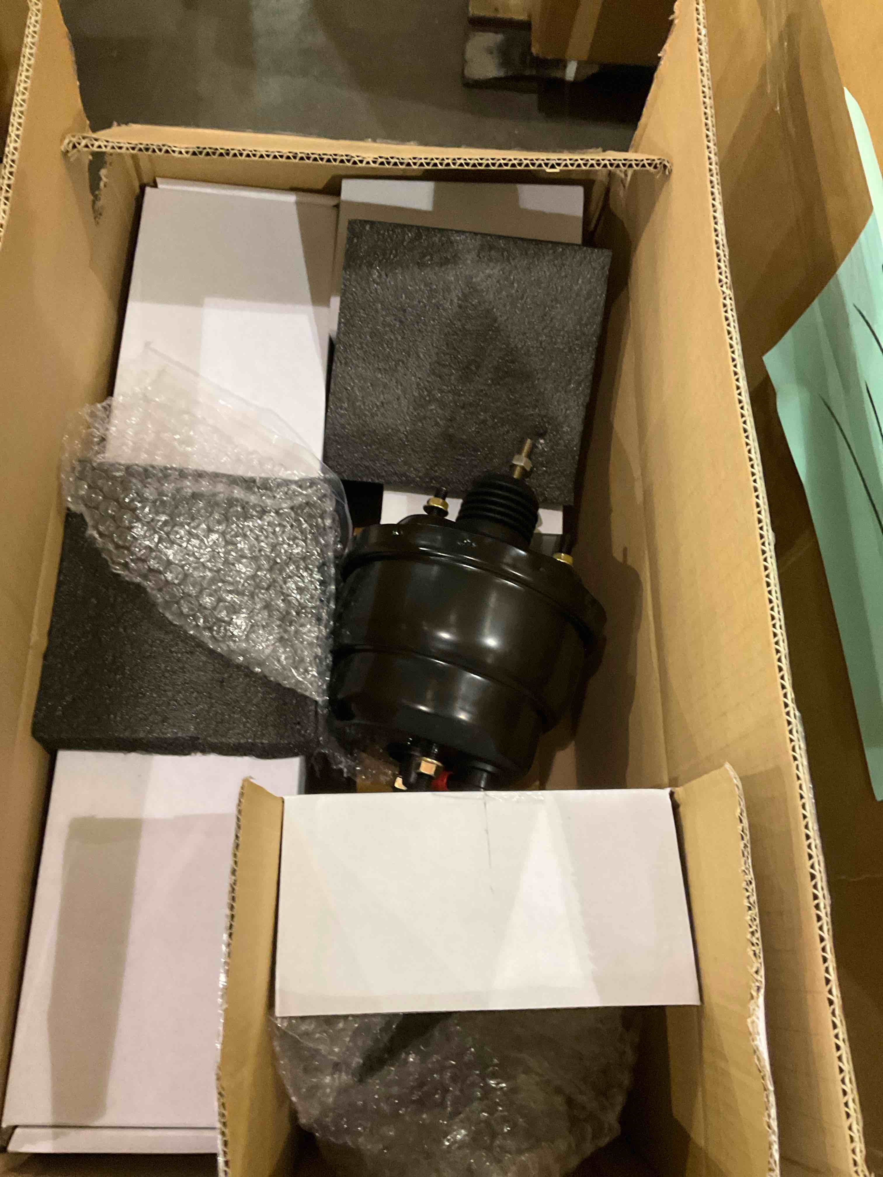https://s3.amazonaws.com/lotting-images-prod/bidfta/BRN0308418_1730898661648.jpeg