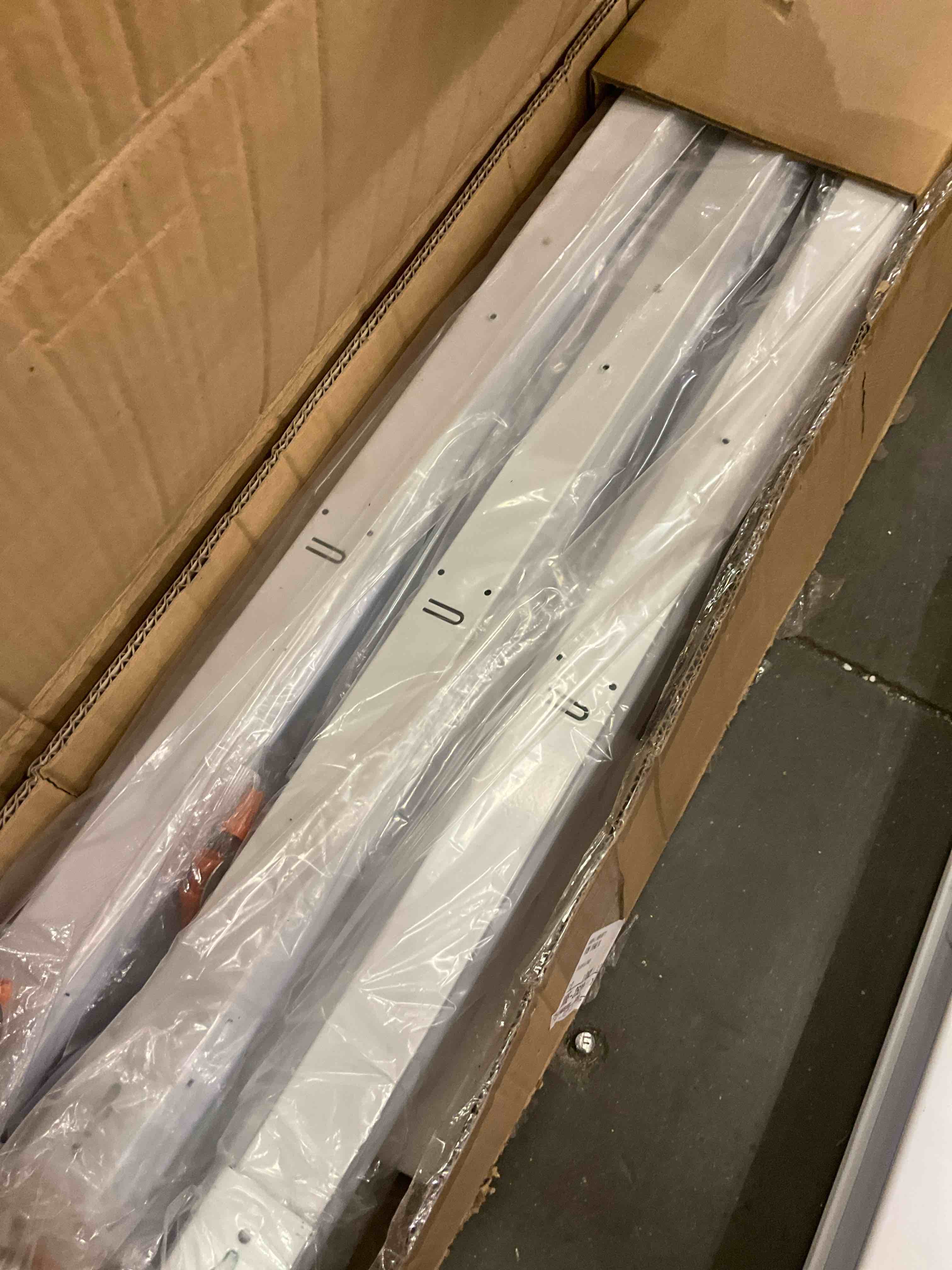 https://s3.amazonaws.com/lotting-images-prod/bidfta/BRN0310921_1736782278857.jpeg