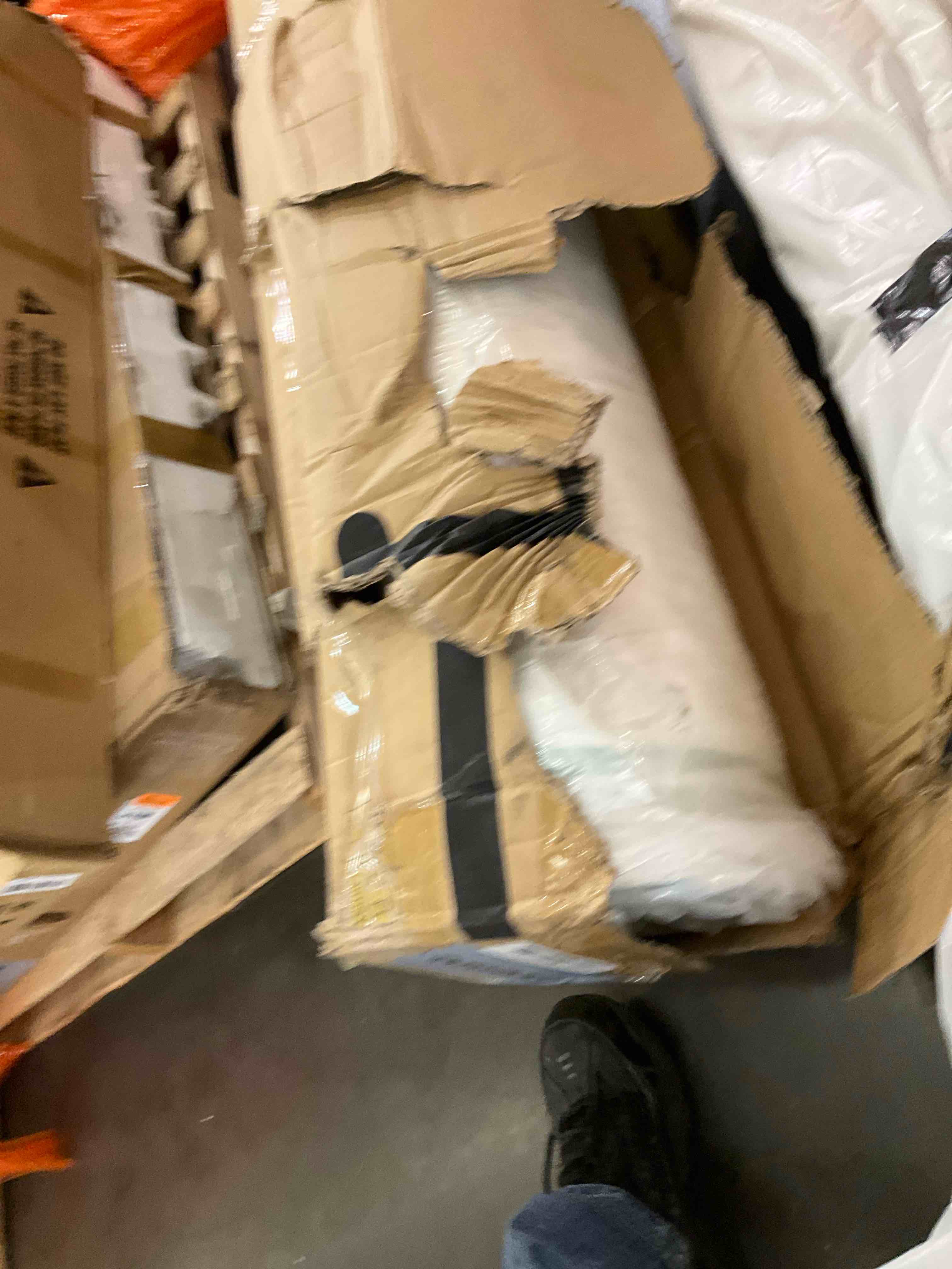 https://s3.amazonaws.com/lotting-images-prod/bidfta/BRN0311113_1736452540526.jpeg