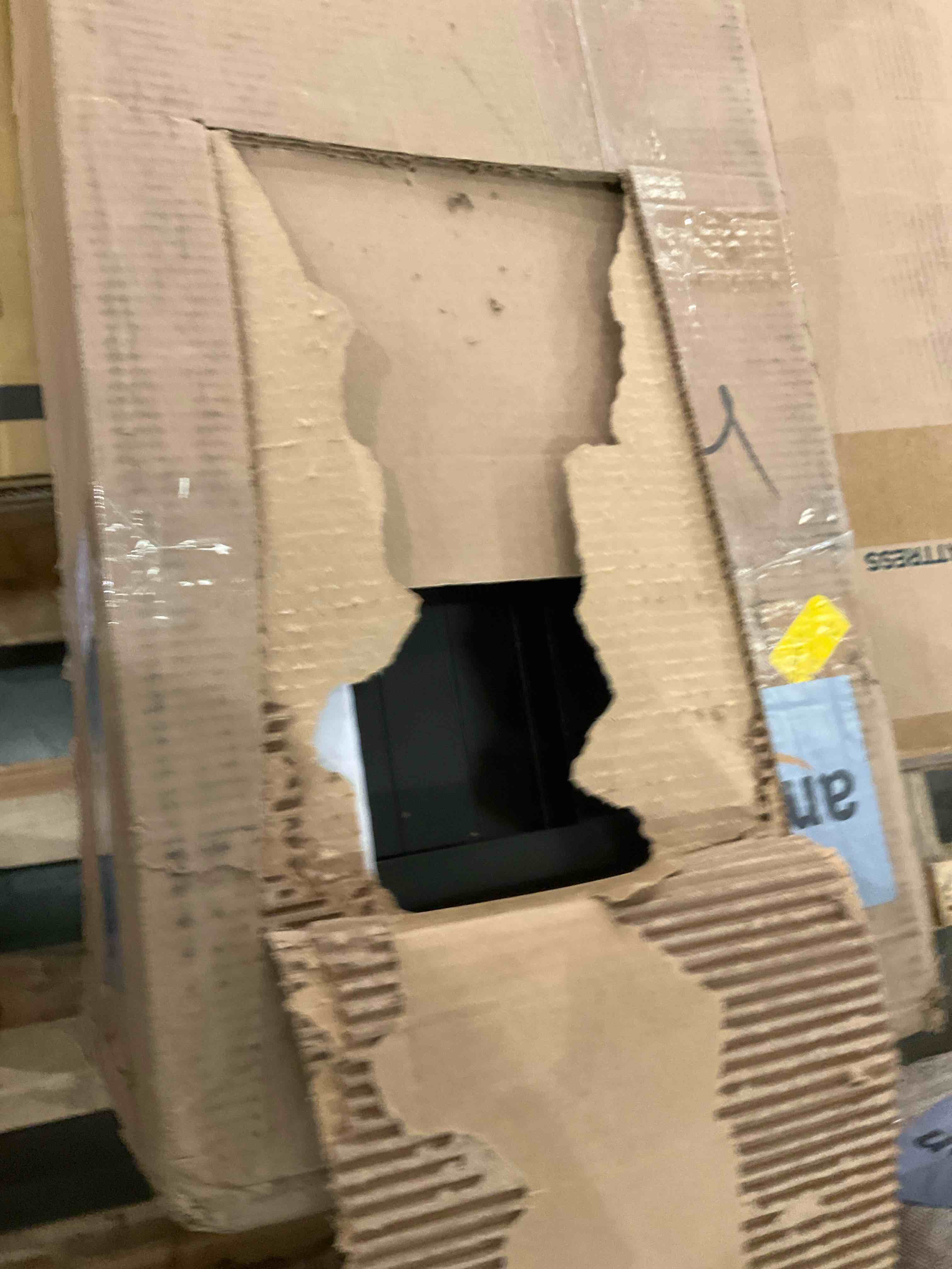 https://s3.amazonaws.com/lotting-images-prod/bidfta/BRN0311391_1736360982577.jpeg