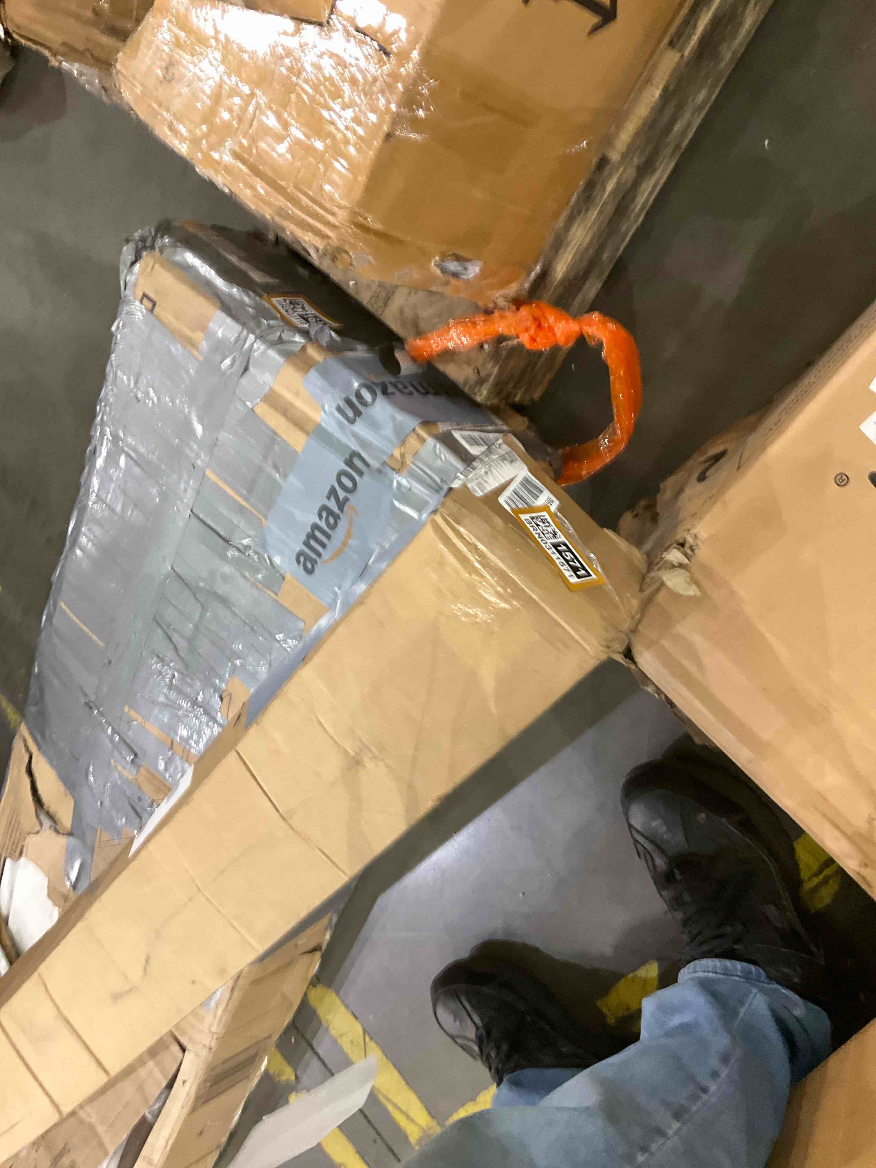 https://s3.amazonaws.com/lotting-images-prod/bidfta/BRN0311571_1736275972424.jpeg