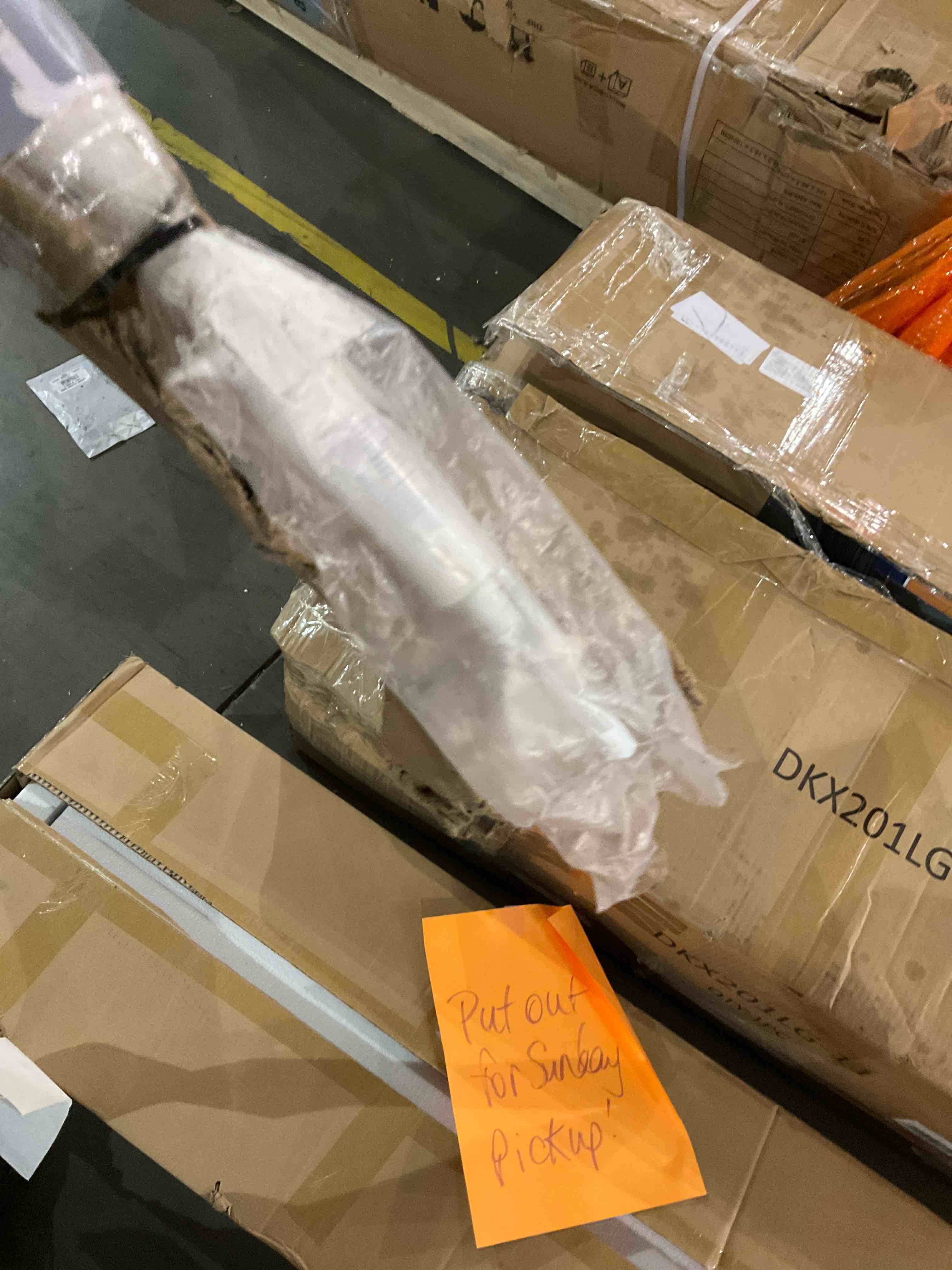 https://s3.amazonaws.com/lotting-images-prod/bidfta/BRN0311678_1736256151908.jpeg
