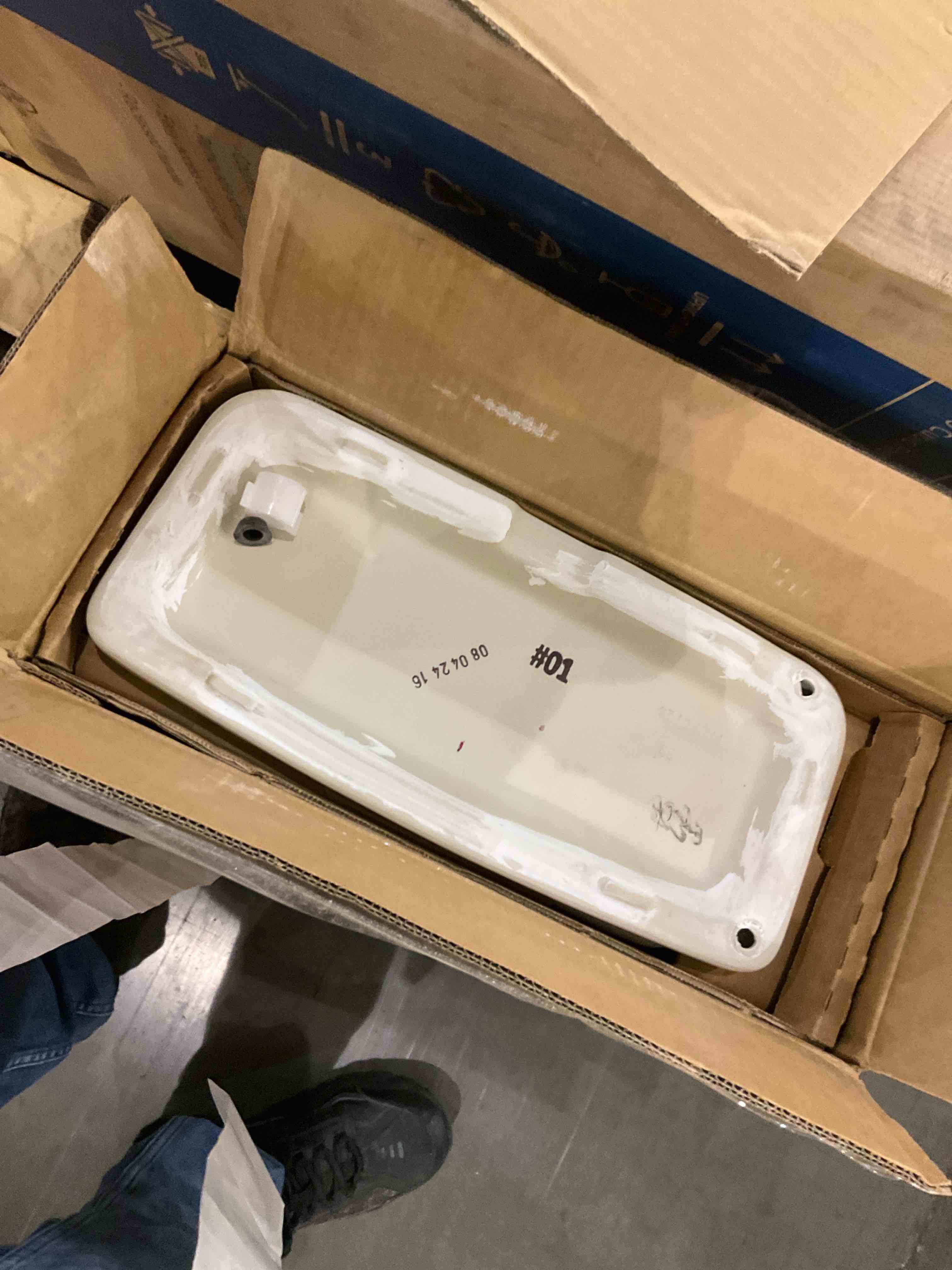 https://s3.amazonaws.com/lotting-images-prod/bidfta/BRN0312709_1732027369561.jpeg