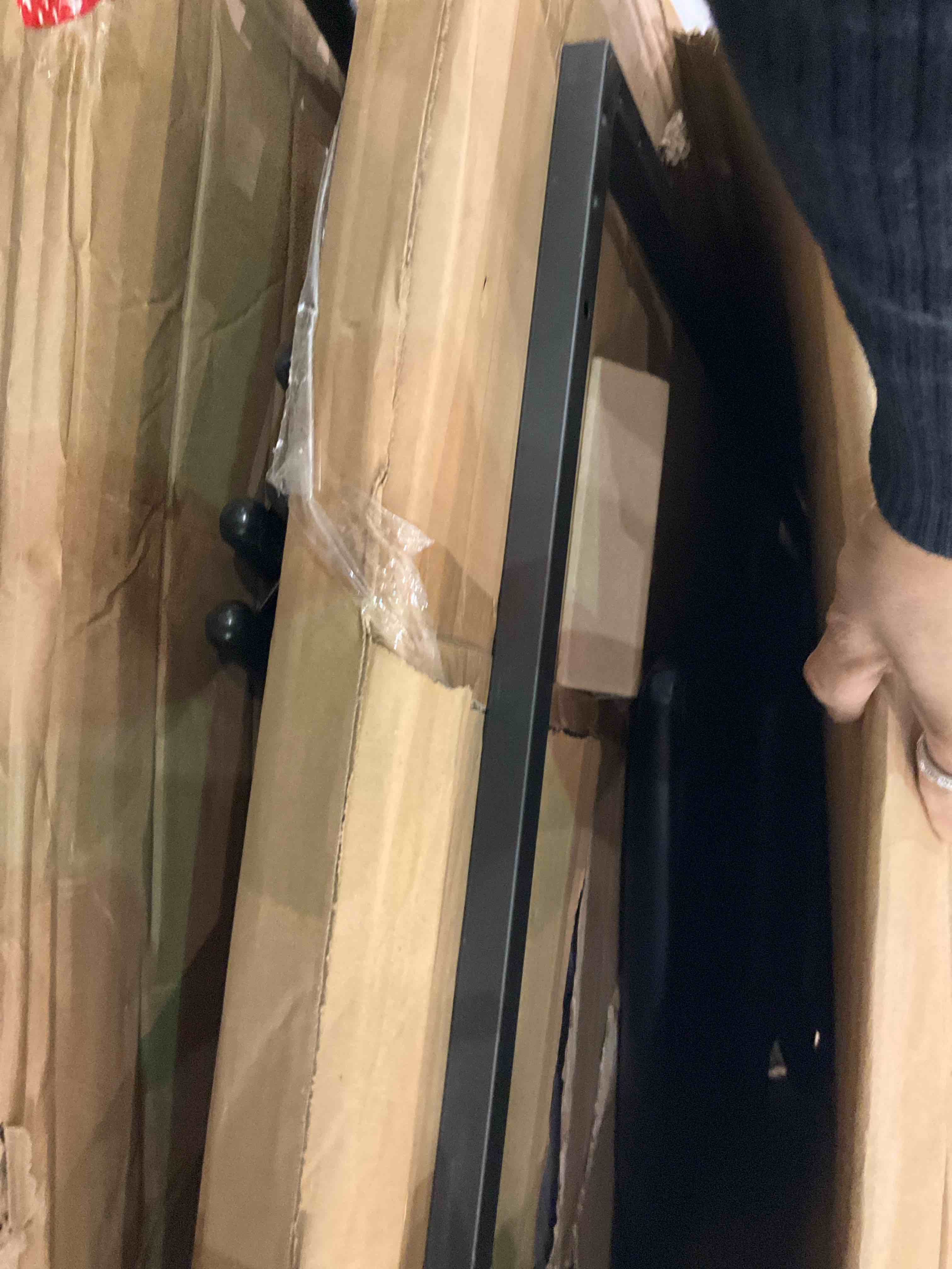 https://s3.amazonaws.com/lotting-images-prod/bidfta/BRN0317409_1732304122808.jpeg