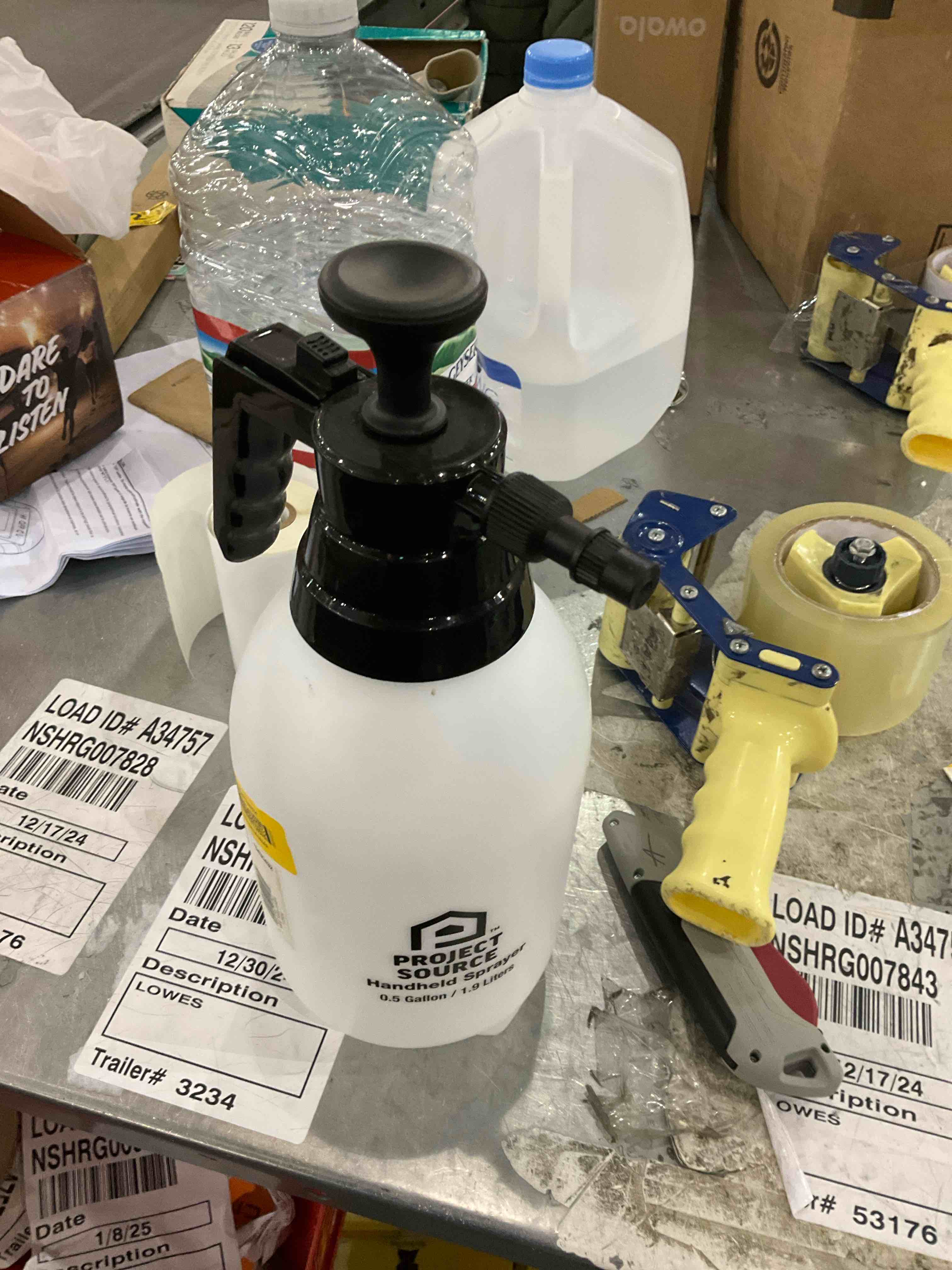 Handheld sprayer