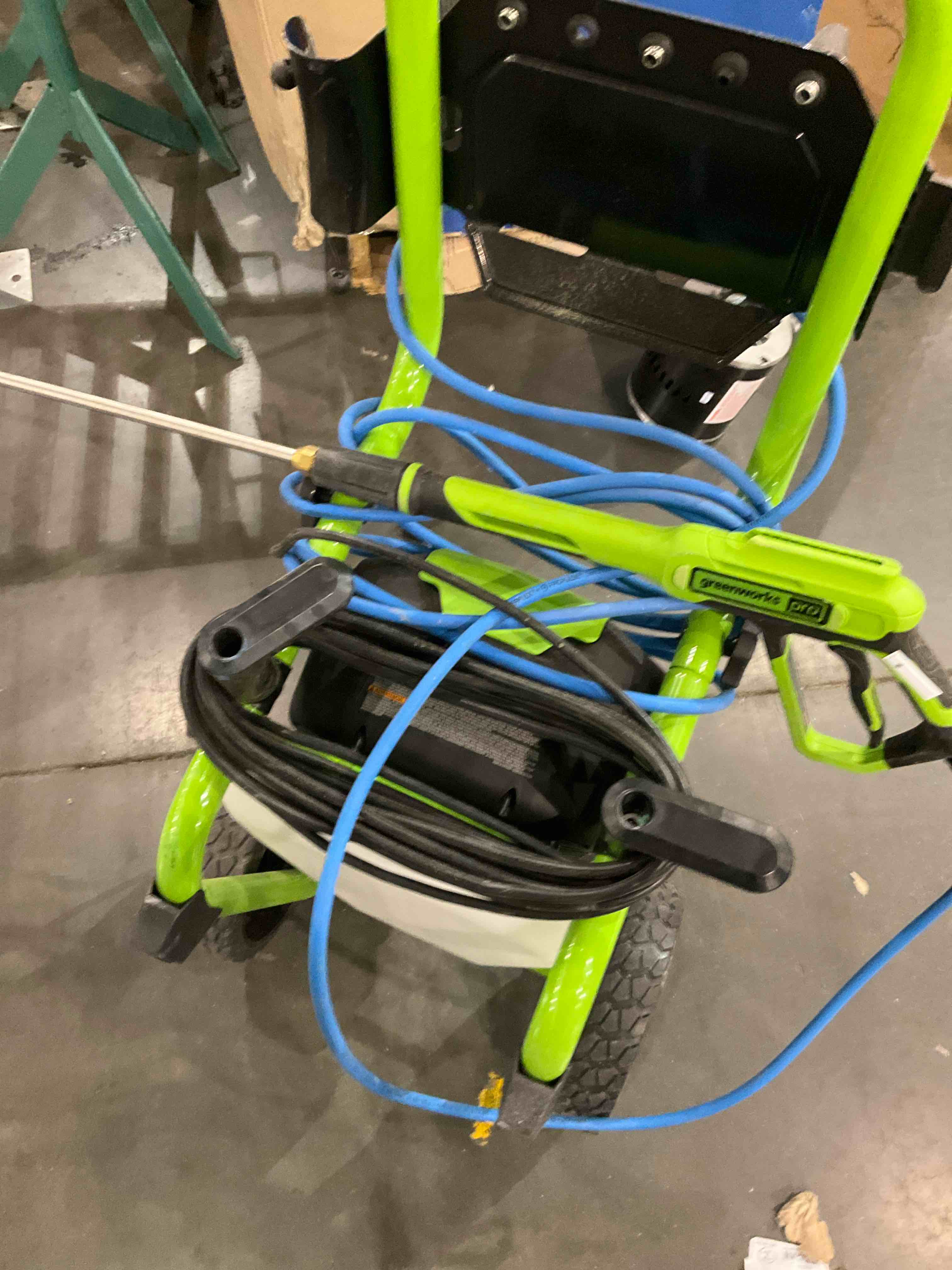 https://s3.amazonaws.com/lotting-images-prod/bidfta/BRN0319116_1736342696614.jpeg