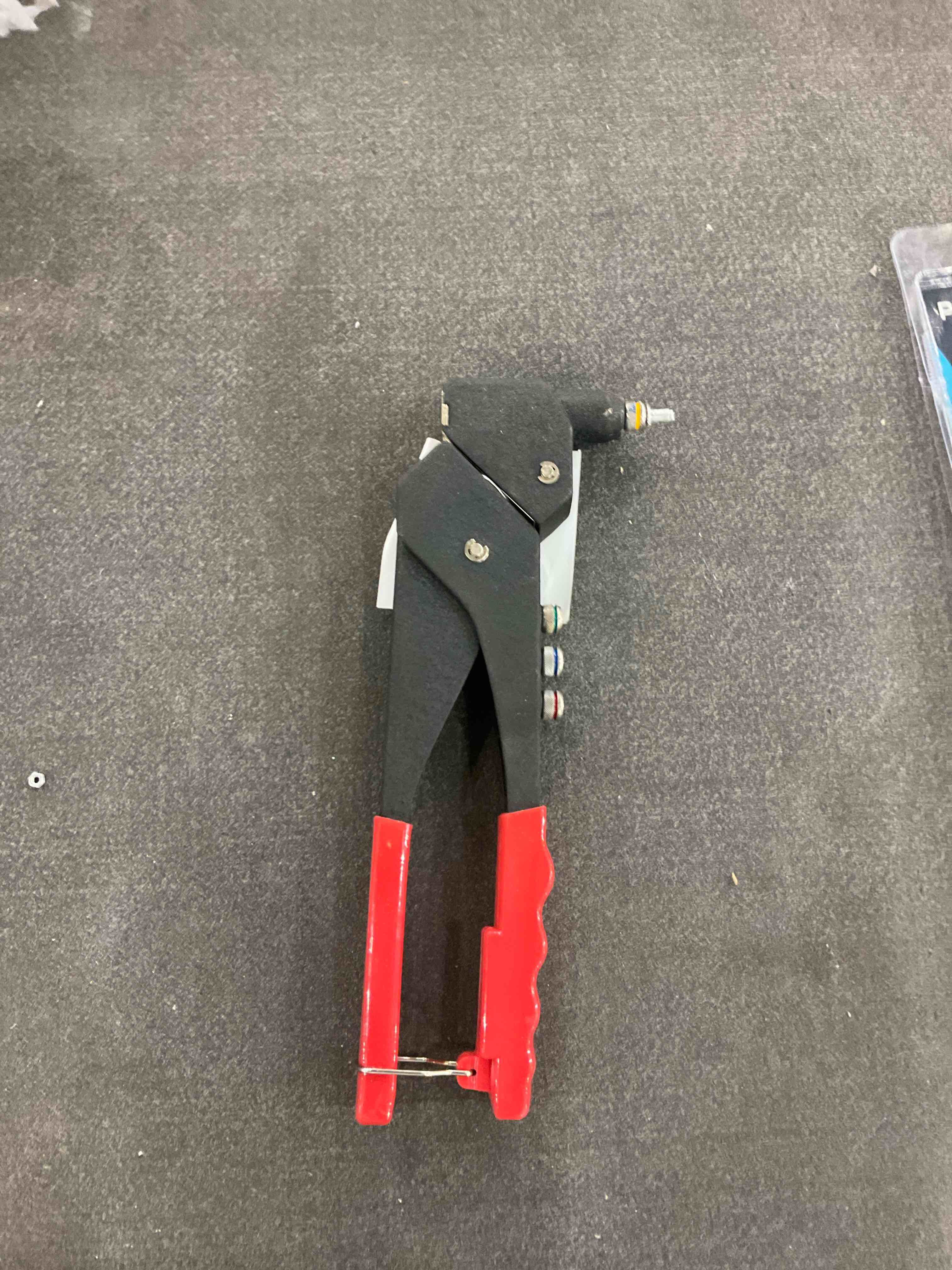 Meiwaltee Rivet gun,Professional Pop Rivet Gun Kit with 200Pcs Rivets, 3/32"-1/8"-5/32"-3/16", Heavy Hand Riveter kit Suitable for Metal work, Gutter, Automotive and other common DIY projects