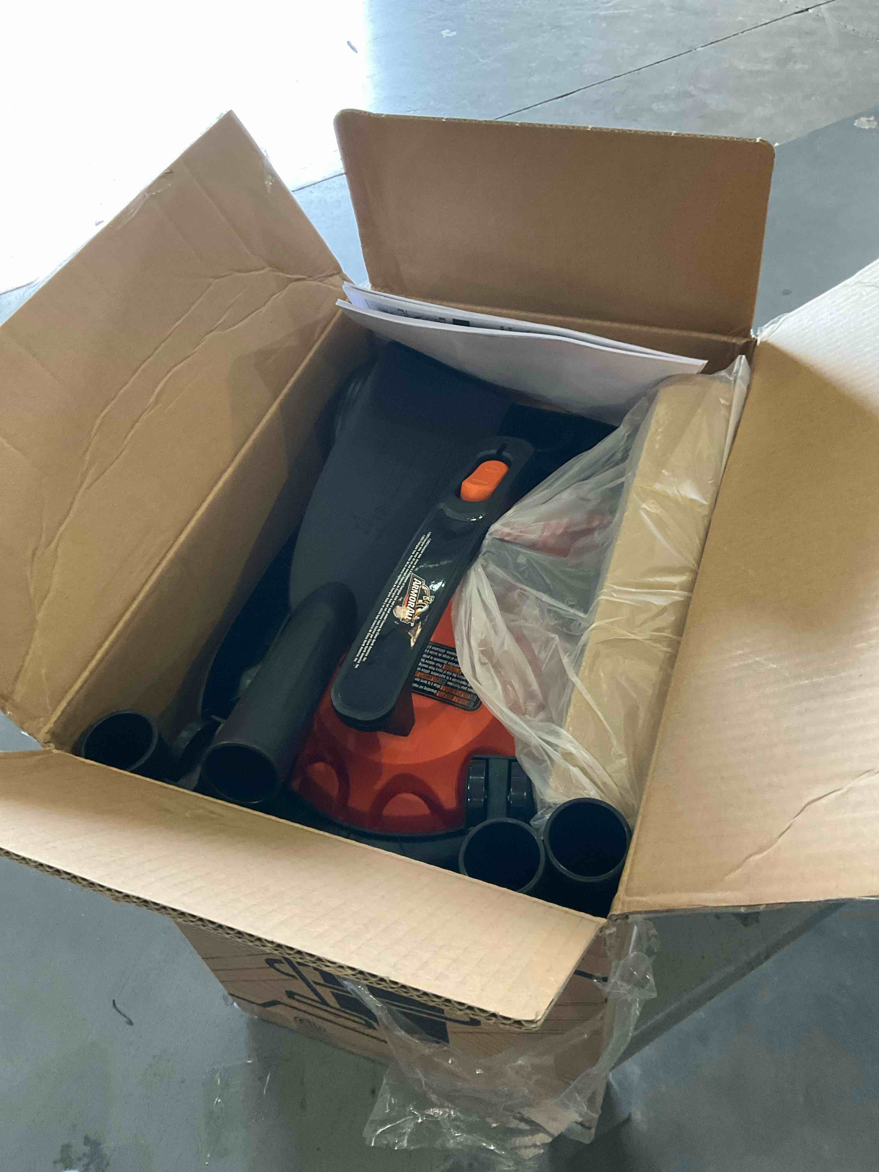 Armor All, AA255 , 2.5 Gallon 2 Peak HP Wet/Dry Utility Shop Vacuum , Orange