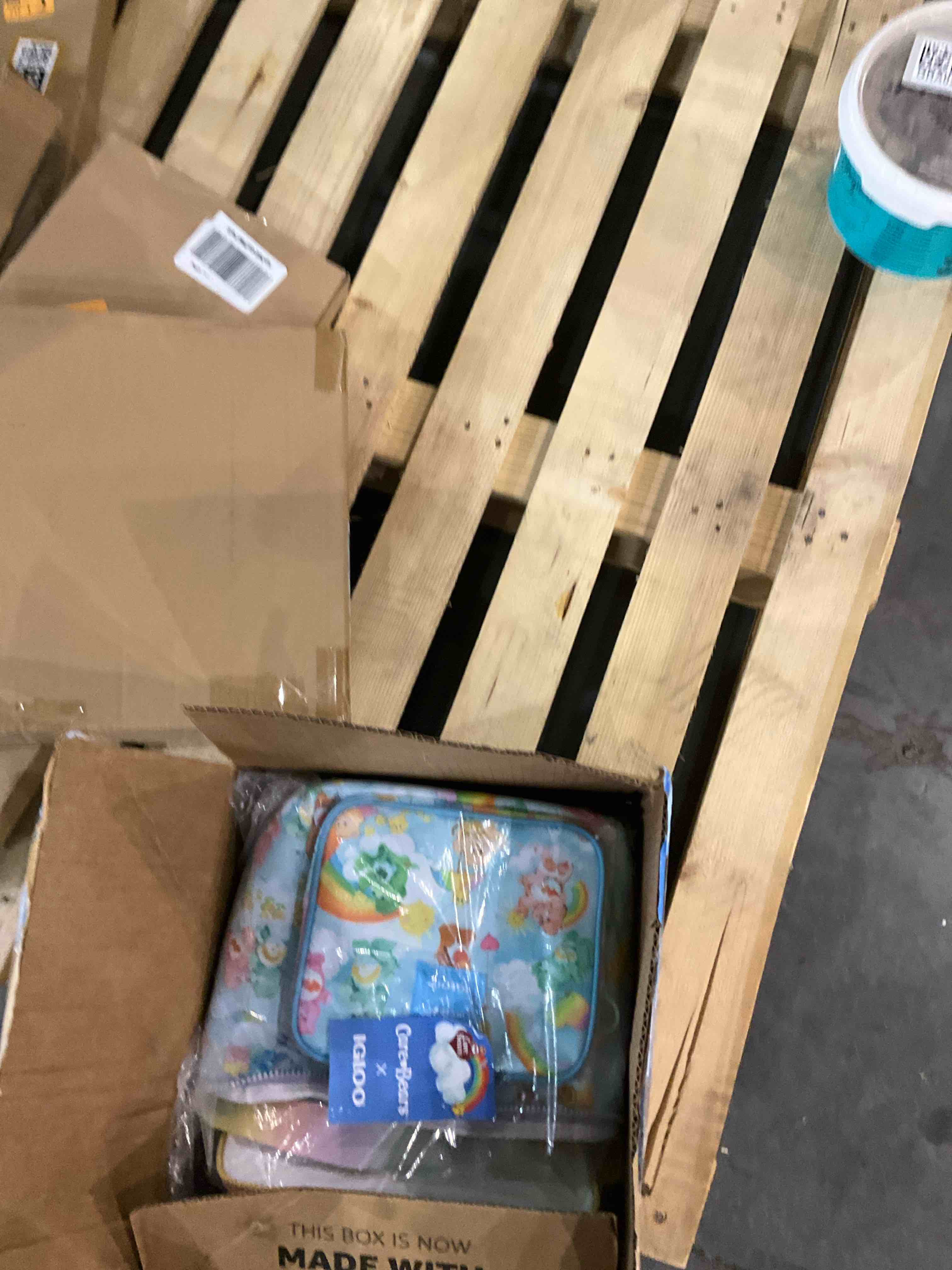 https://s3.amazonaws.com/lotting-images-prod/bidfta/BRN0321107_1730760348420.jpeg