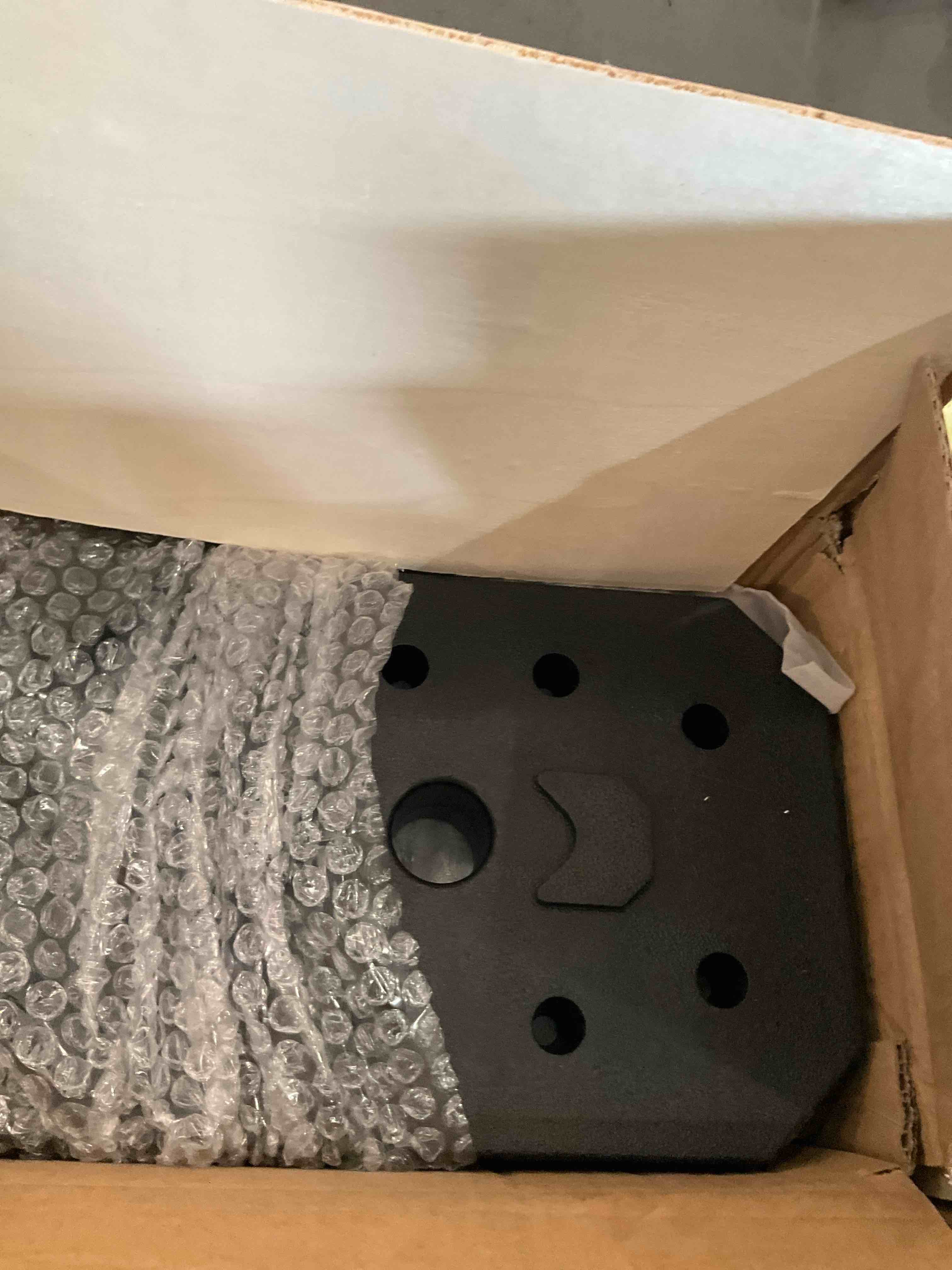 https://s3.amazonaws.com/lotting-images-prod/bidfta/BRN0321205_1730227231065.jpeg