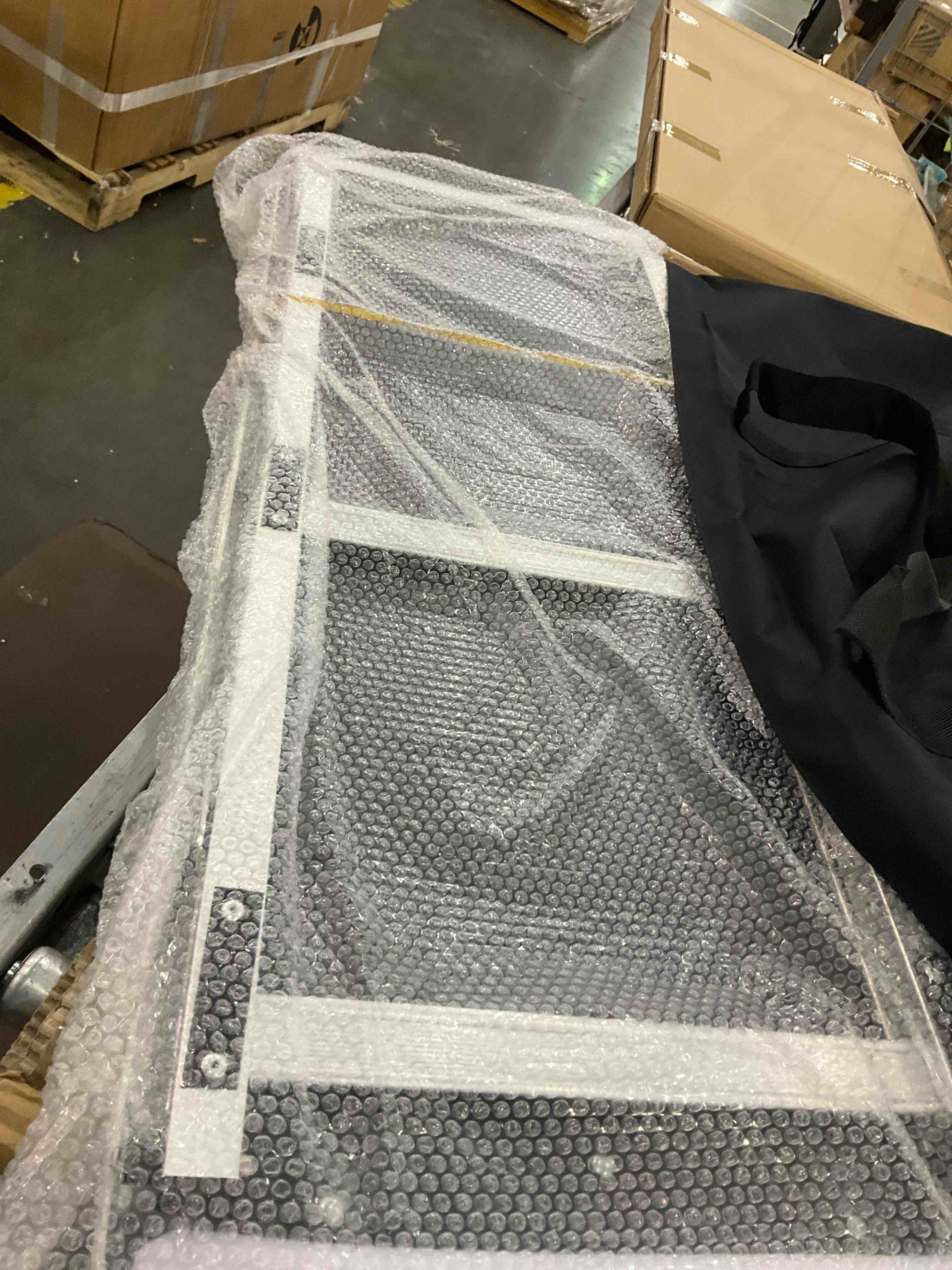 VEVOR trade show counter