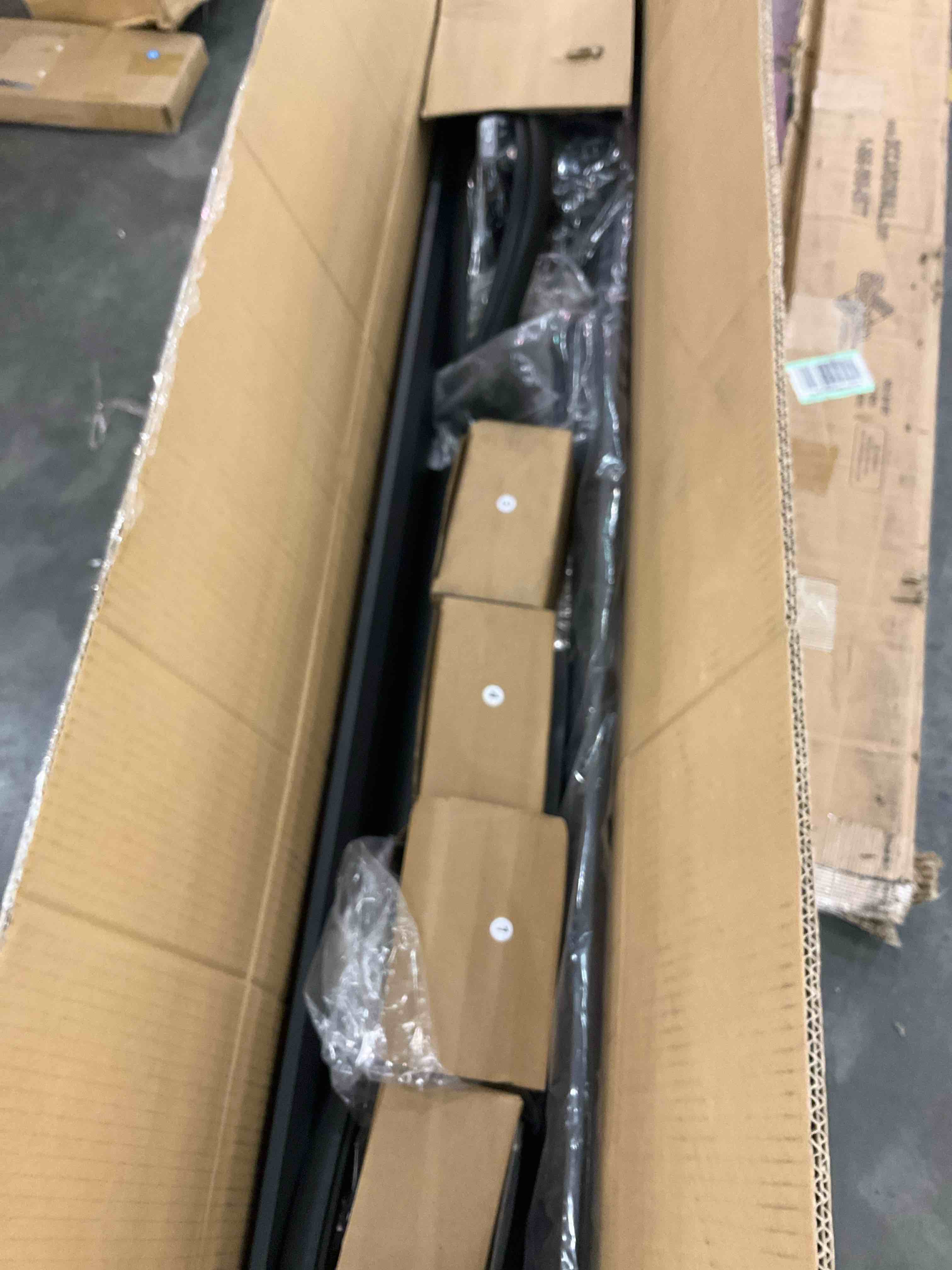 https://s3.amazonaws.com/lotting-images-prod/bidfta/BRN0323686_1732044406235.jpeg