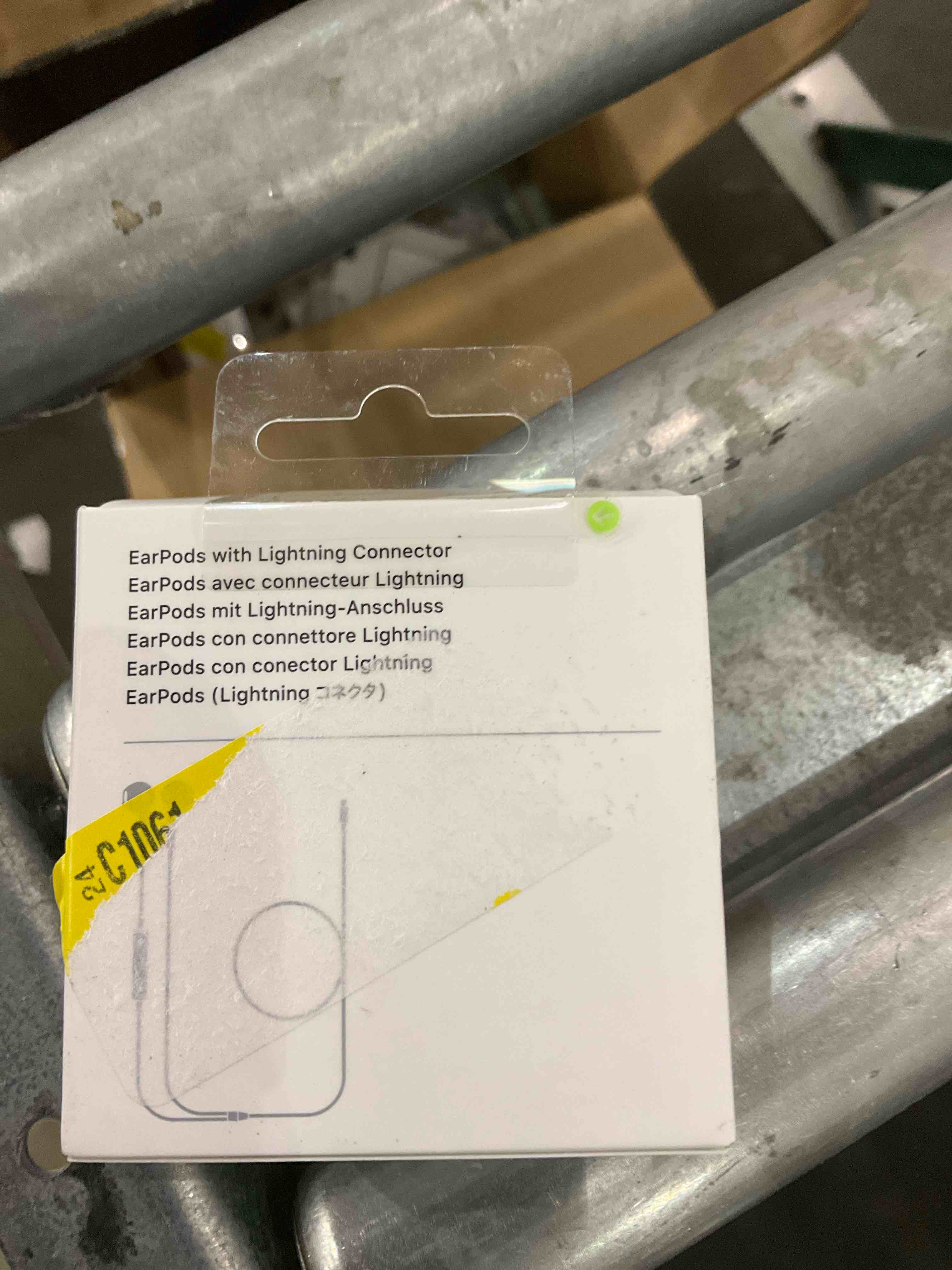 https://s3.amazonaws.com/lotting-images-prod/bidfta/BRN0325029_1736861935978.jpeg