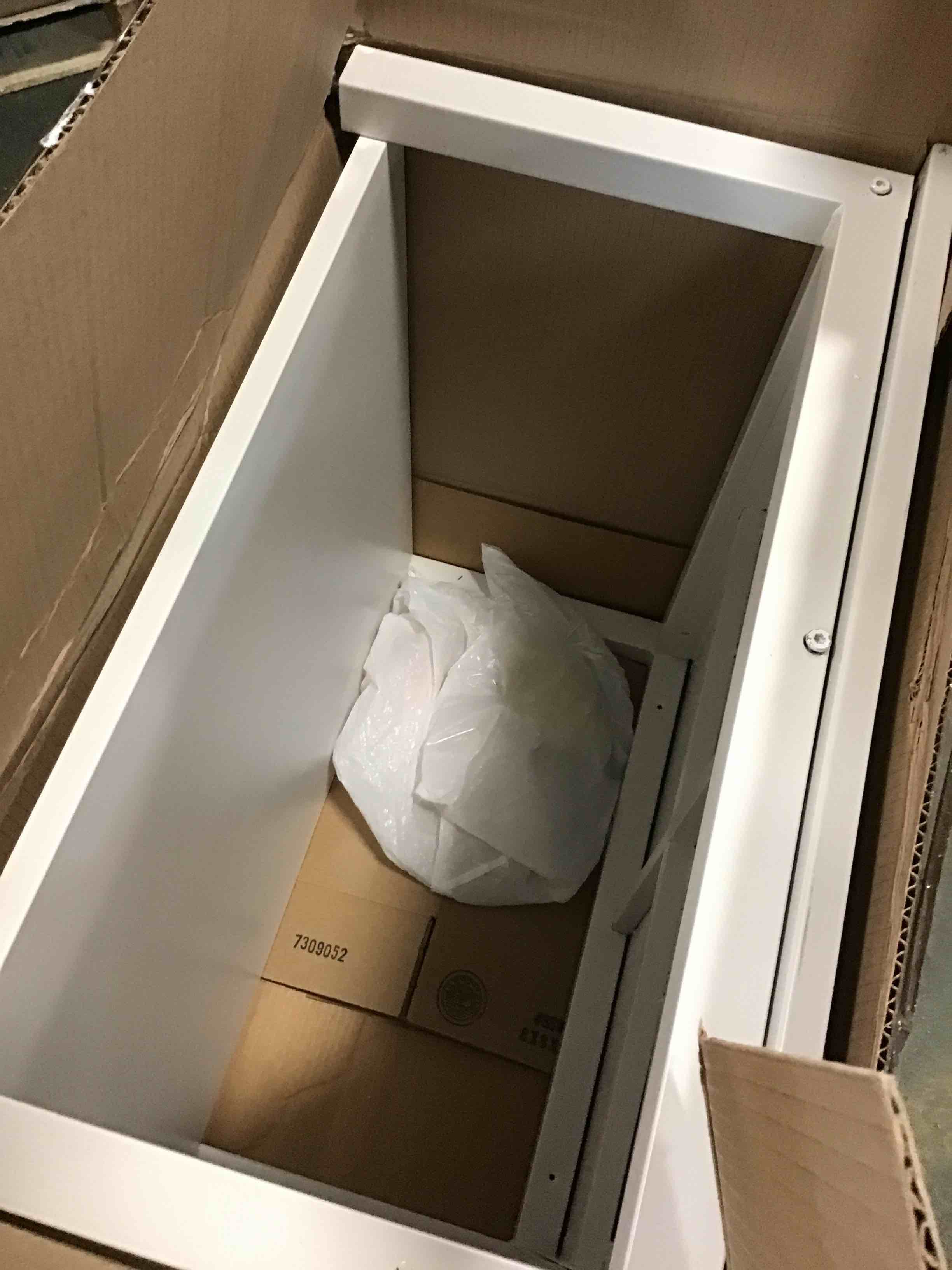 https://s3.amazonaws.com/lotting-images-prod/bidfta/BRN0335670_1728671473695.jpeg