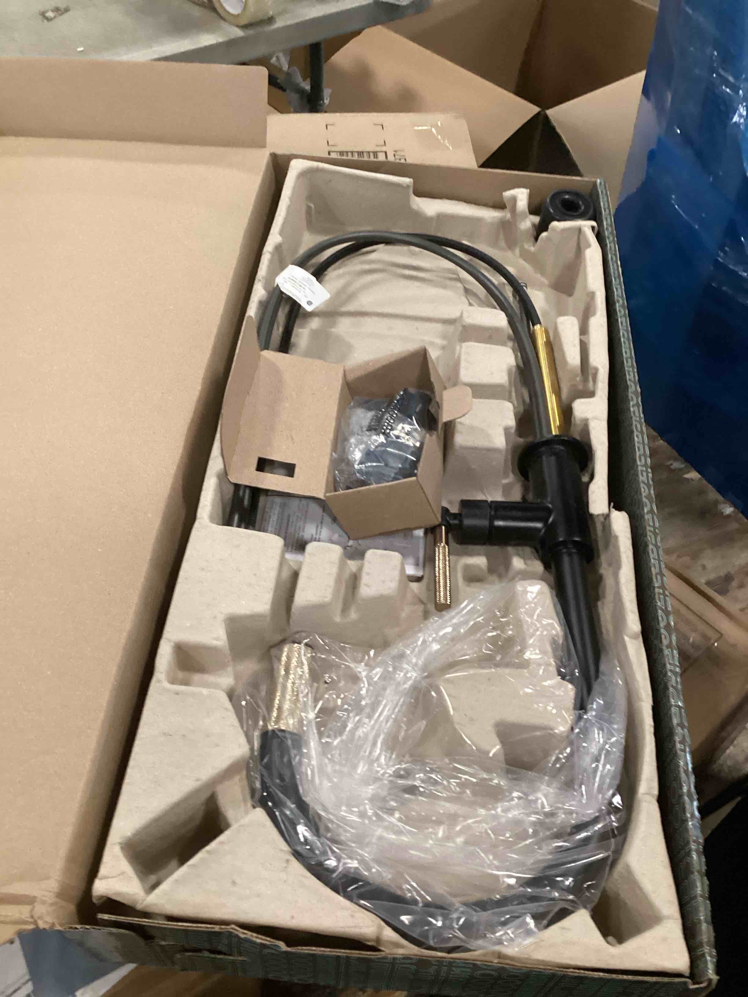 https://s3.amazonaws.com/lotting-images-prod/bidfta/BRN0336675_1728931377418.jpeg