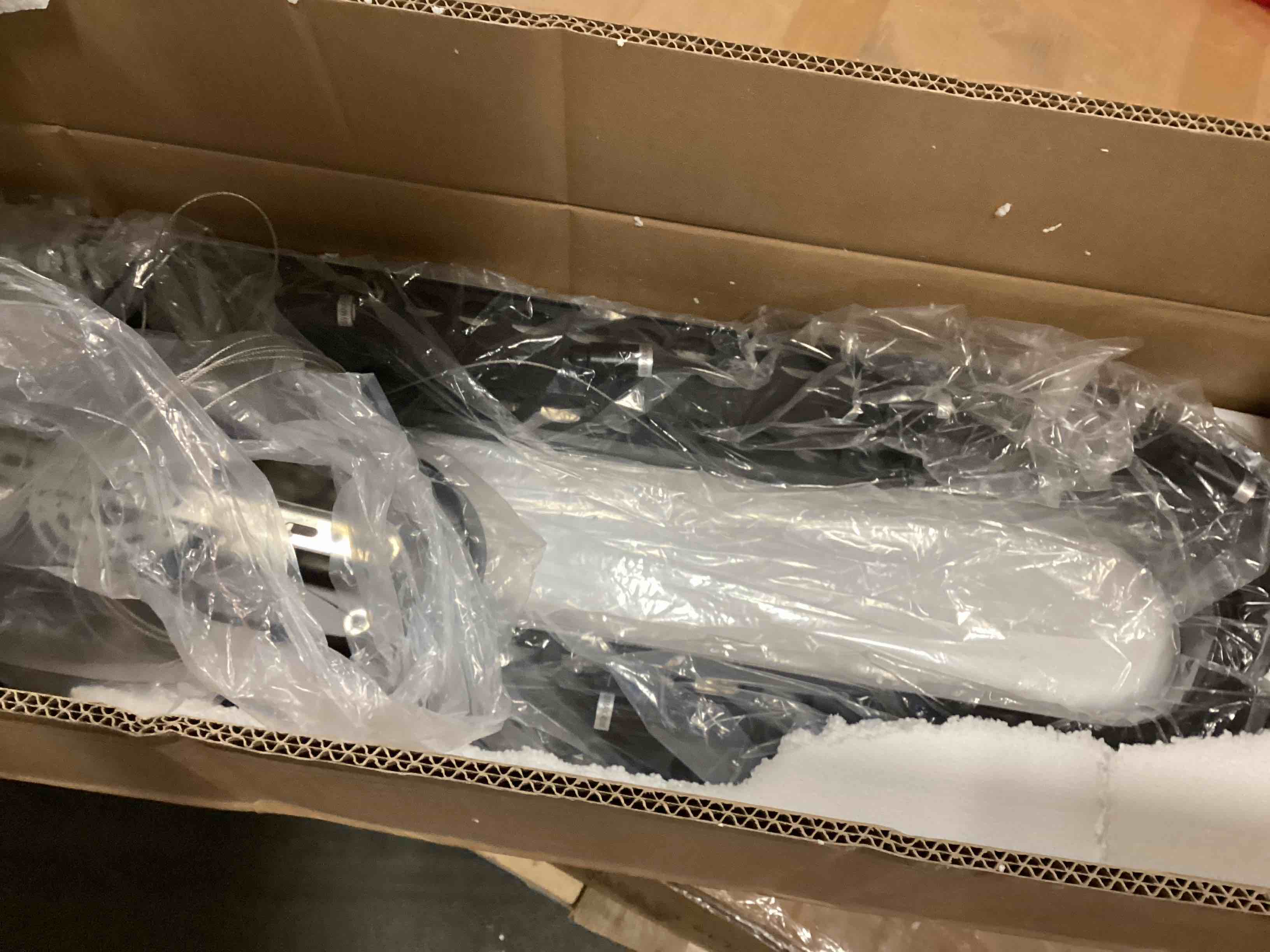 https://s3.amazonaws.com/lotting-images-prod/bidfta/BRN0347265_1728389404993.jpeg