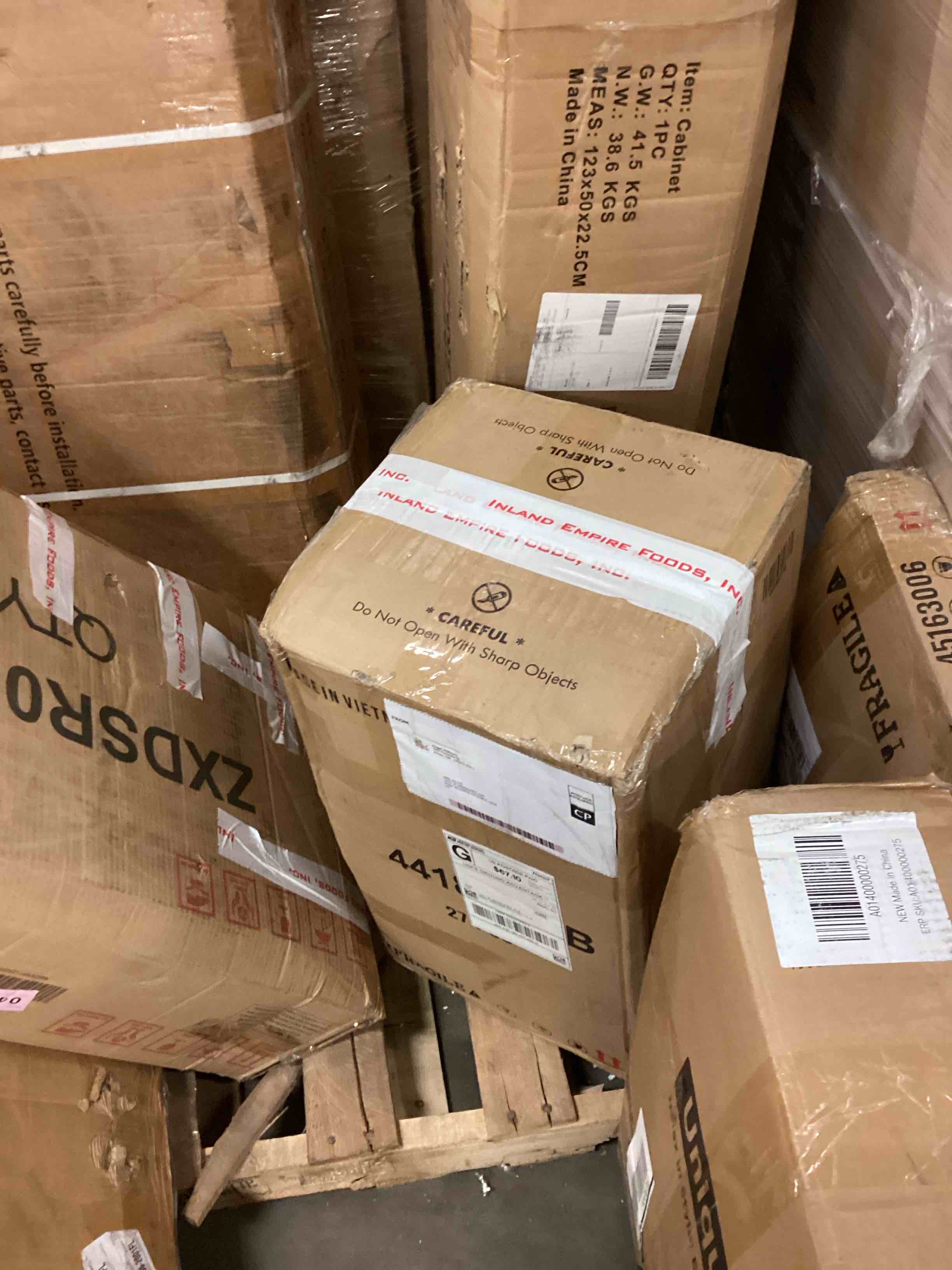 https://s3.amazonaws.com/lotting-images-prod/bidfta/BRN0359827_1733590866982.jpeg
