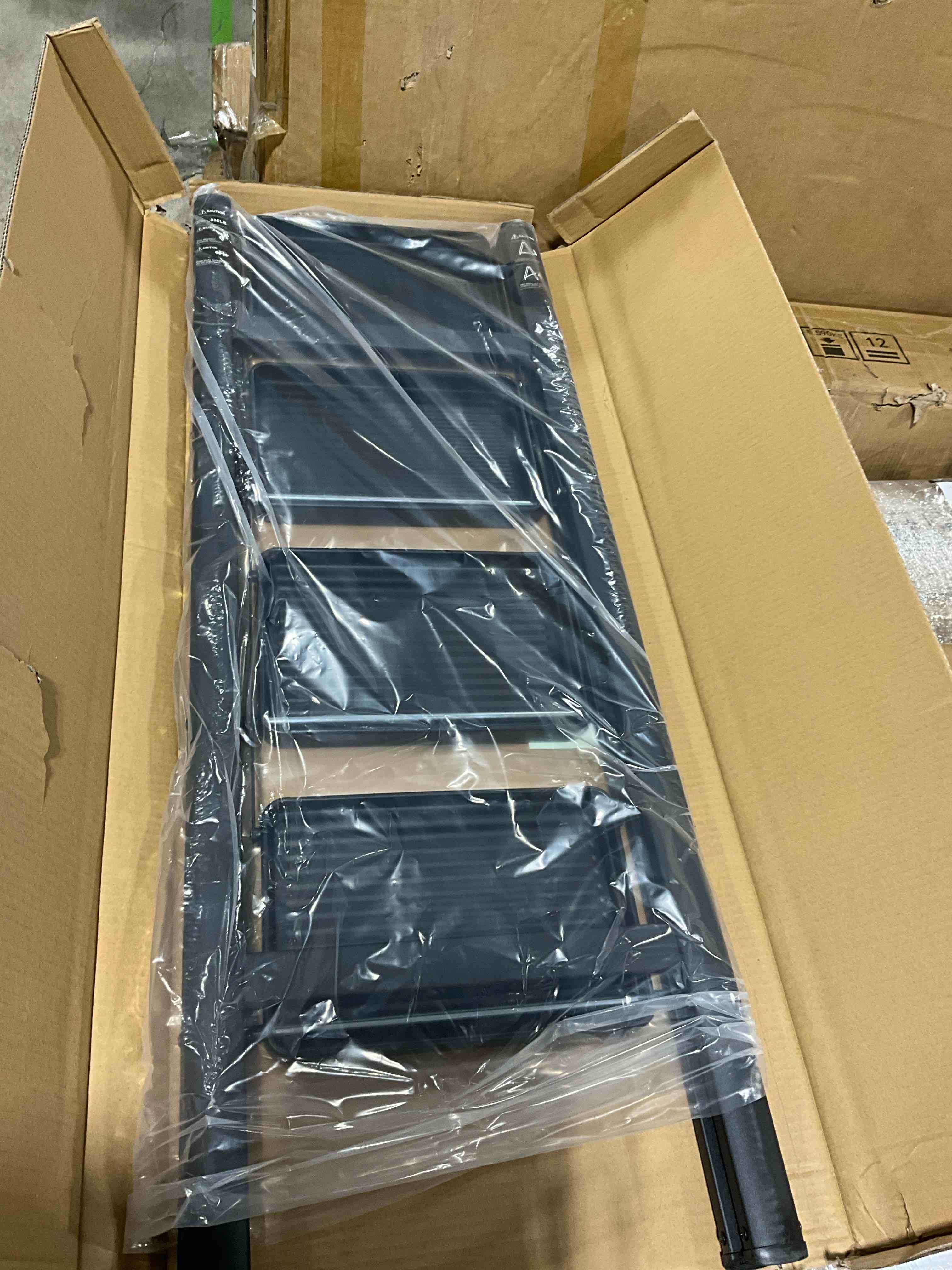 https://s3.amazonaws.com/lotting-images-prod/bidfta/BRN0365037_1738768778670.jpeg