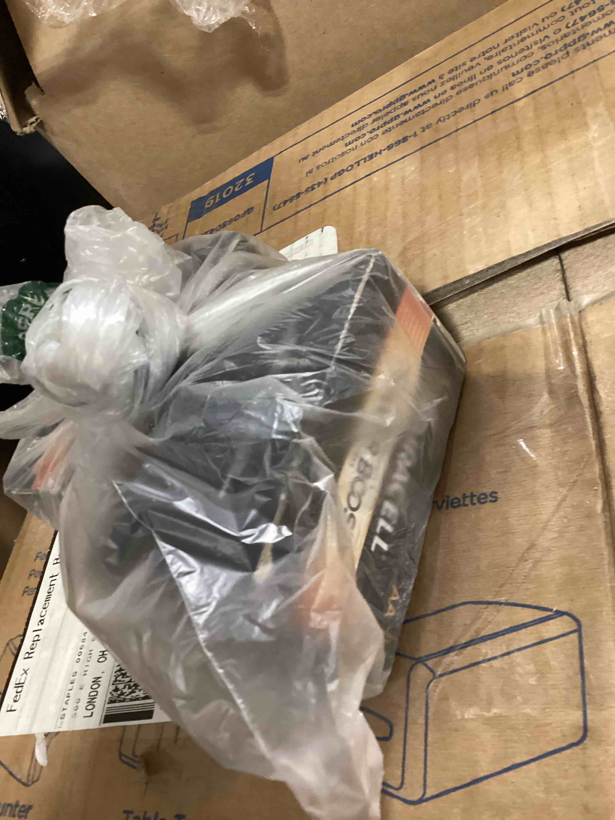 https://s3.amazonaws.com/lotting-images-prod/bidfta/BRN0370451_1743800538254.jpeg