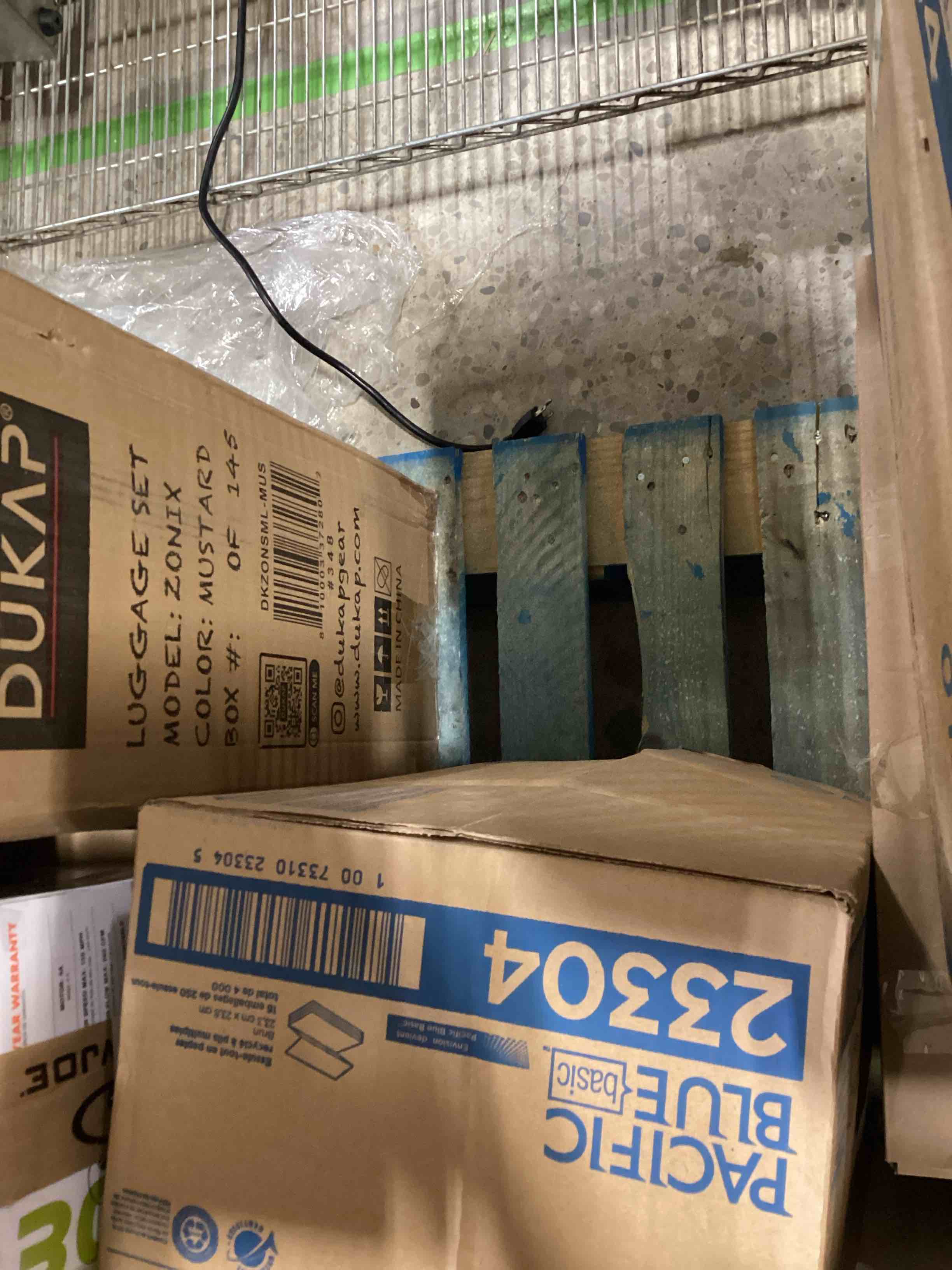 https://s3.amazonaws.com/lotting-images-prod/bidfta/BRN0370460_1743796578696.jpeg