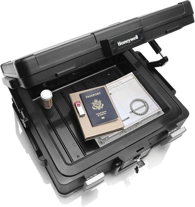 Honeywell 0.39 Cuft Waterproof And Fireproof Chest (1114)