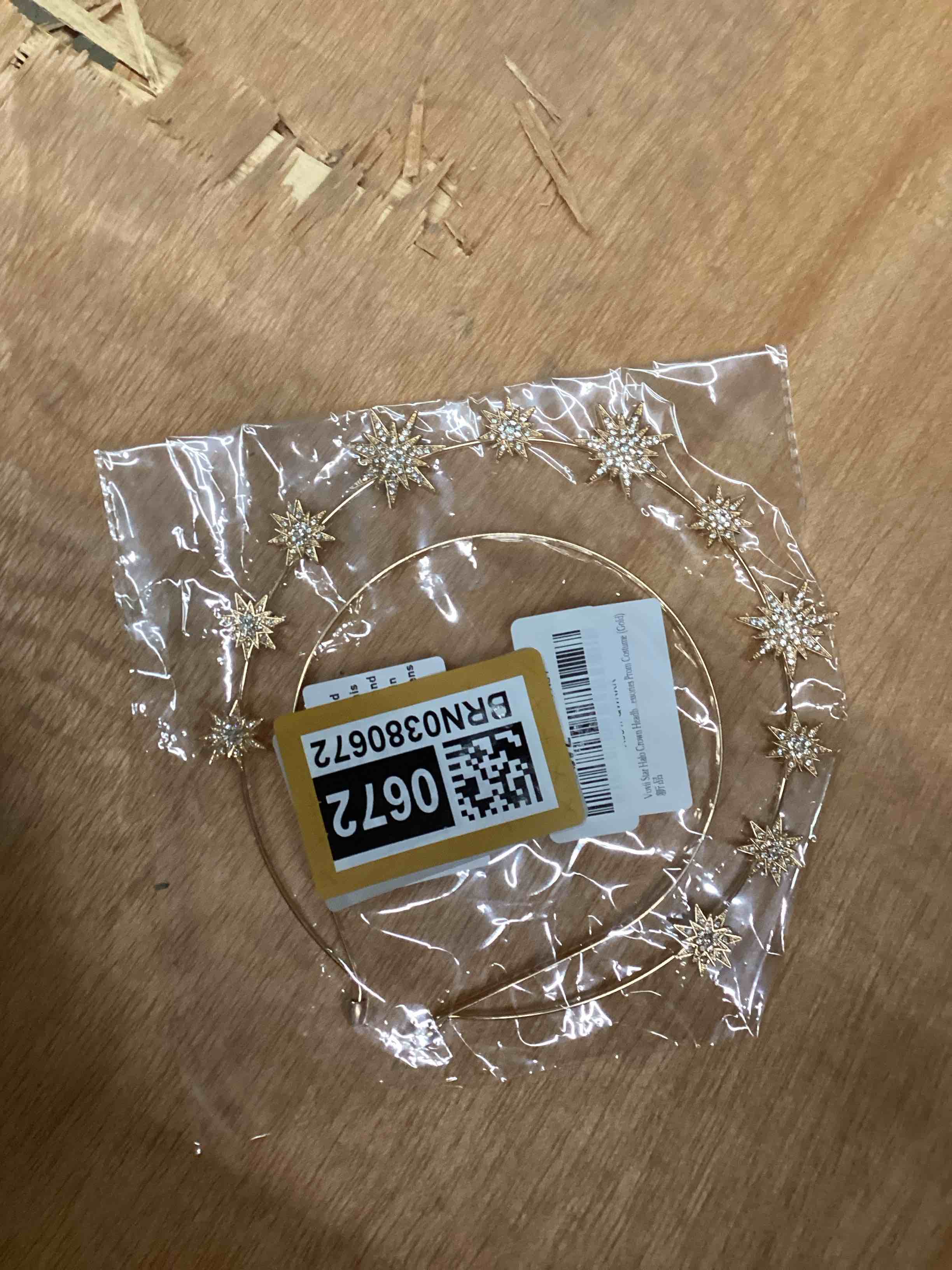 Condition photo showing New/Like New for vovii star crown headband prom costume, gold 