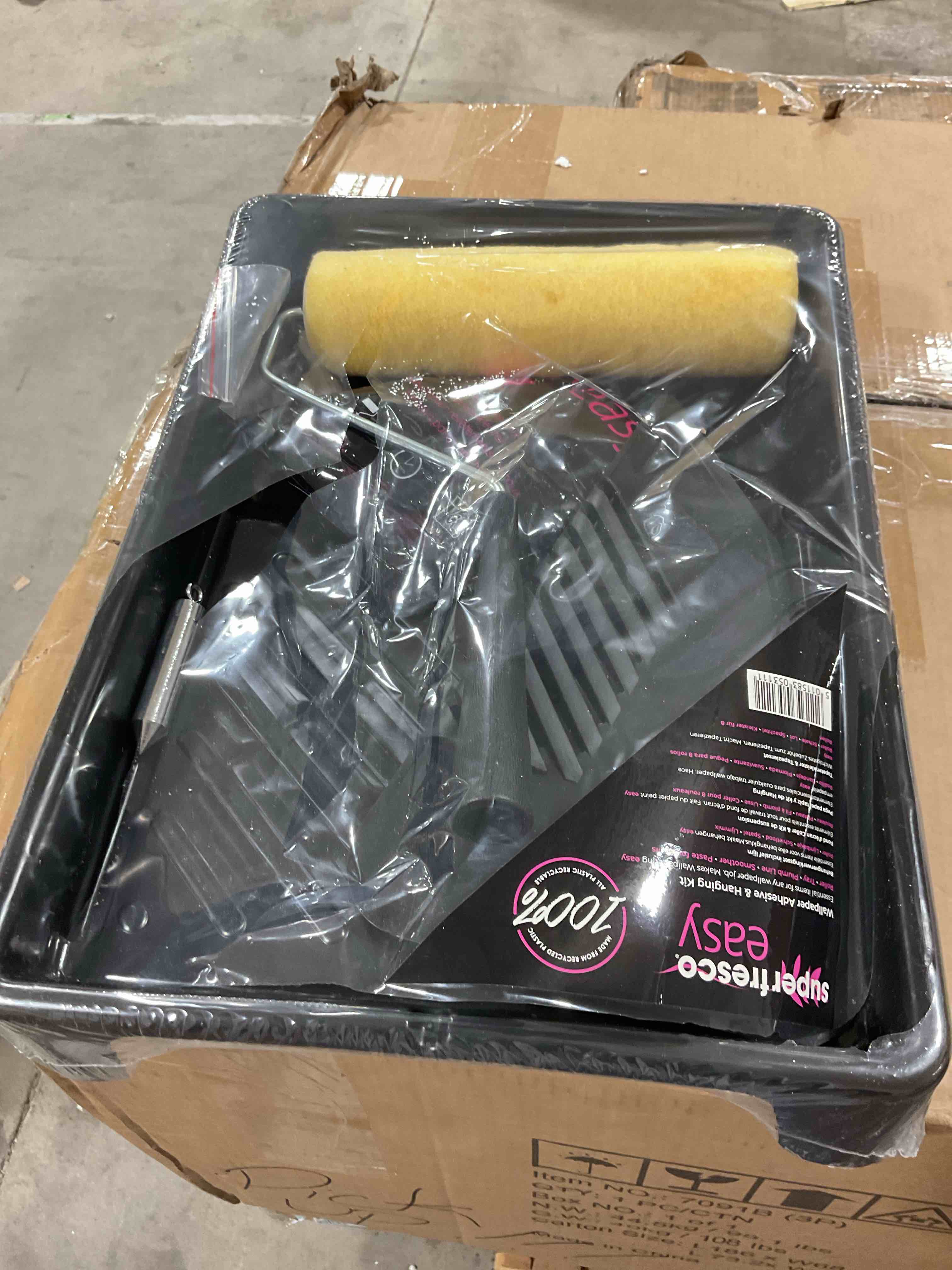 wallpaper adhesive hanging kit