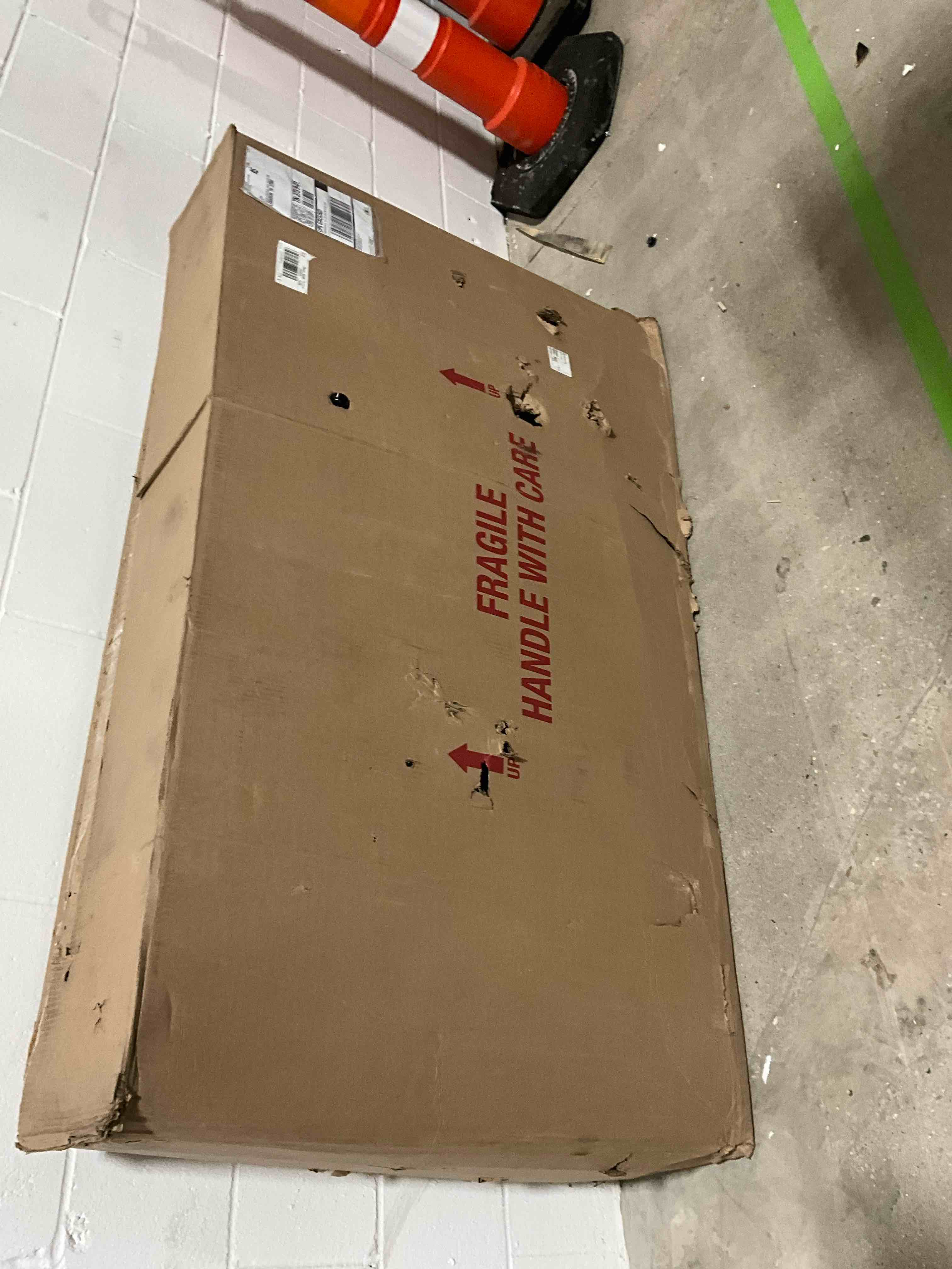 https://s3.amazonaws.com/lotting-images-prod/bidfta/BRN0385343_1735674901041.jpeg