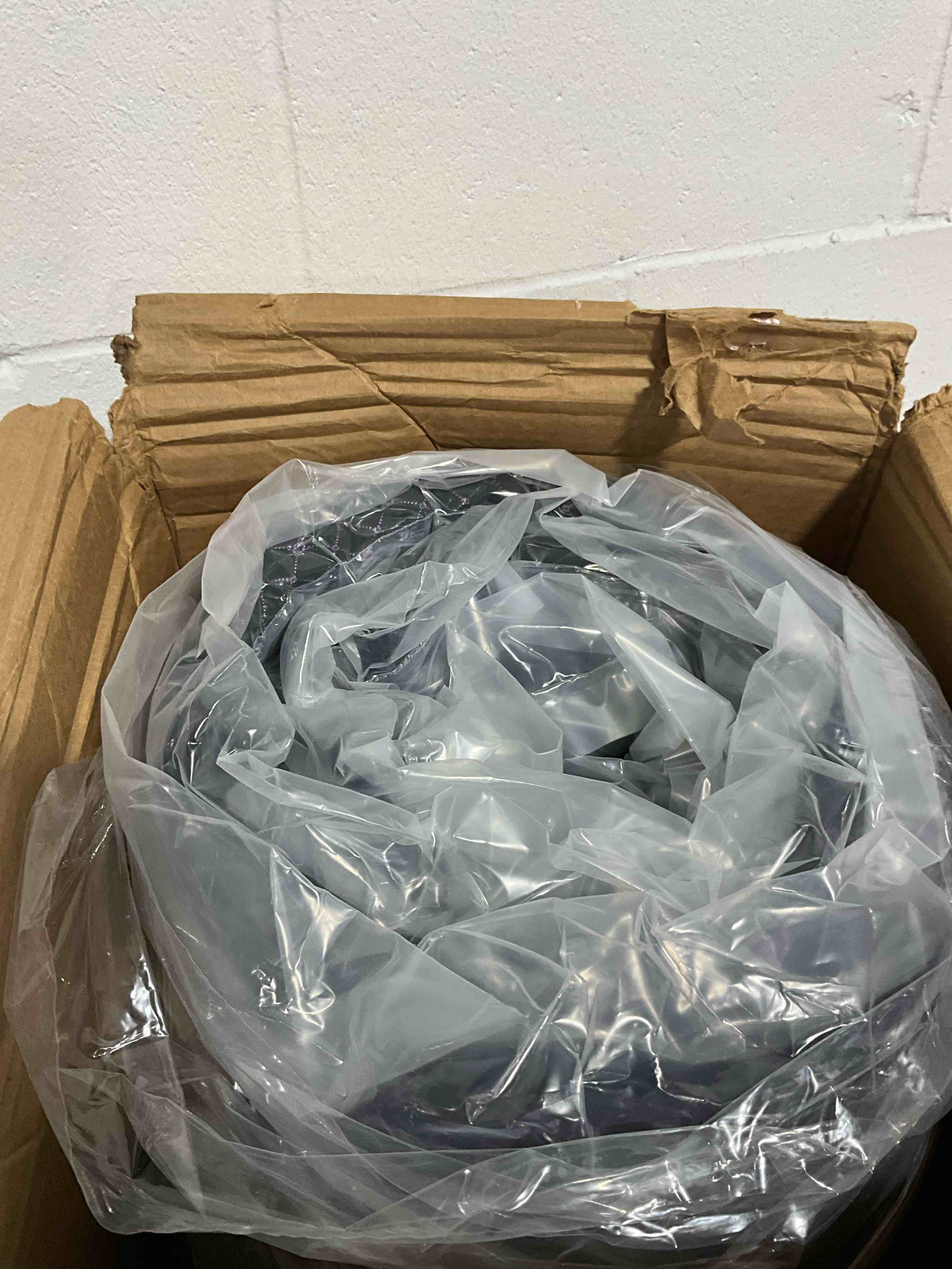 https://s3.amazonaws.com/lotting-images-prod/bidfta/BRN0385345_1735673860486.jpeg