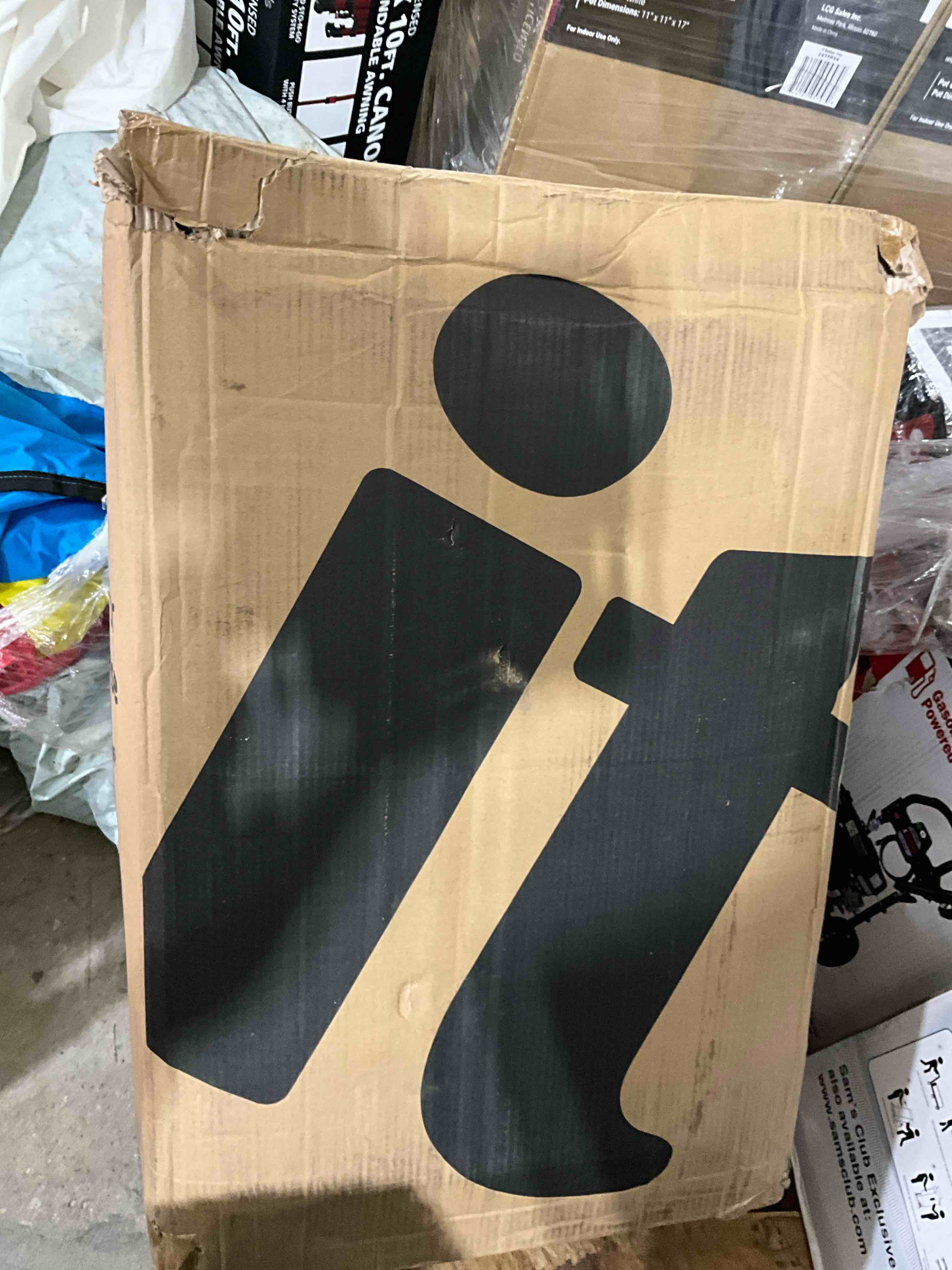 it Luggage 3-Piece Hardside 8-Wheel Expandable Spinner set.