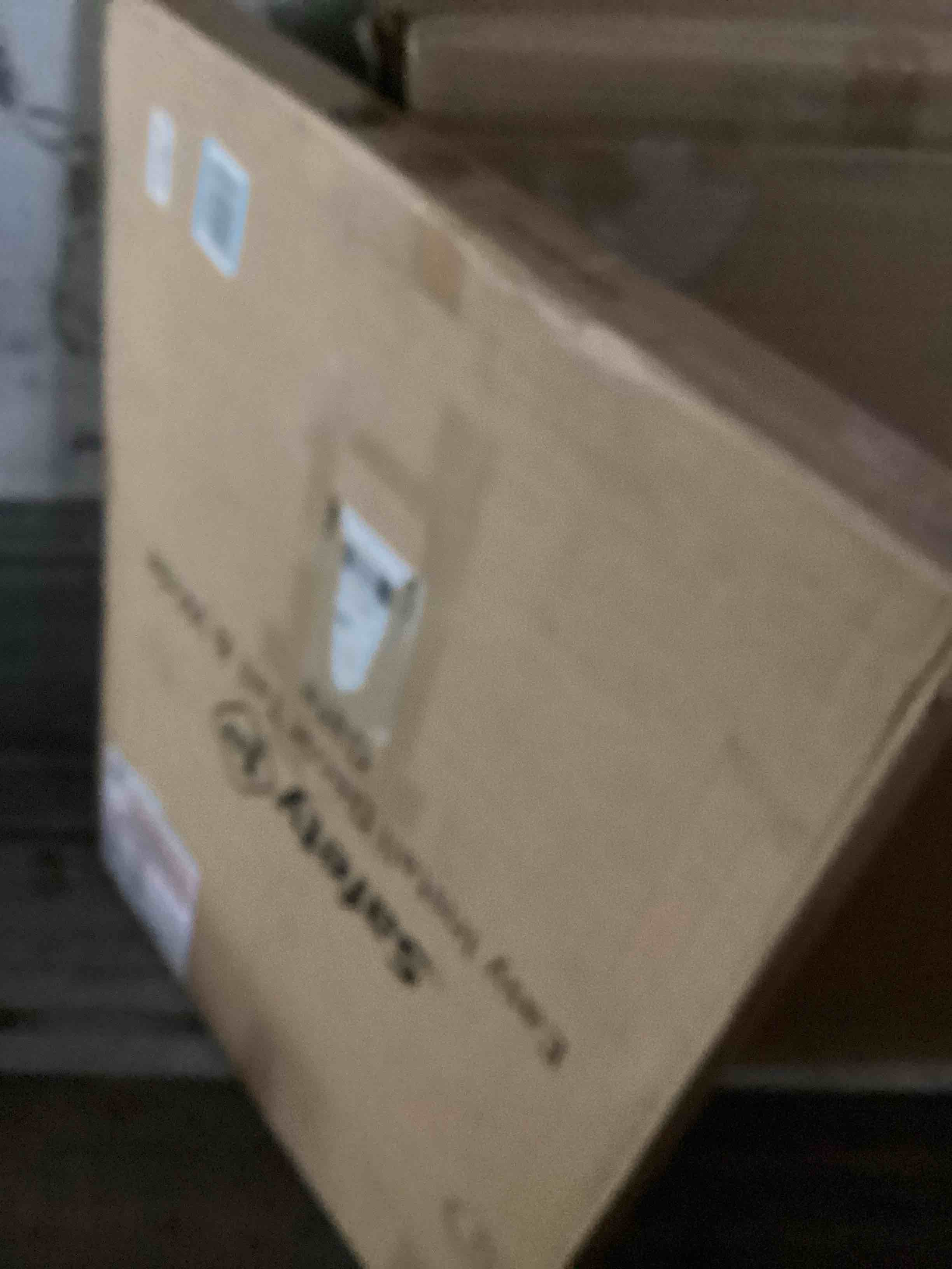 https://s3.amazonaws.com/lotting-images-prod/bidfta/BRN0392692_1746973643163.jpeg