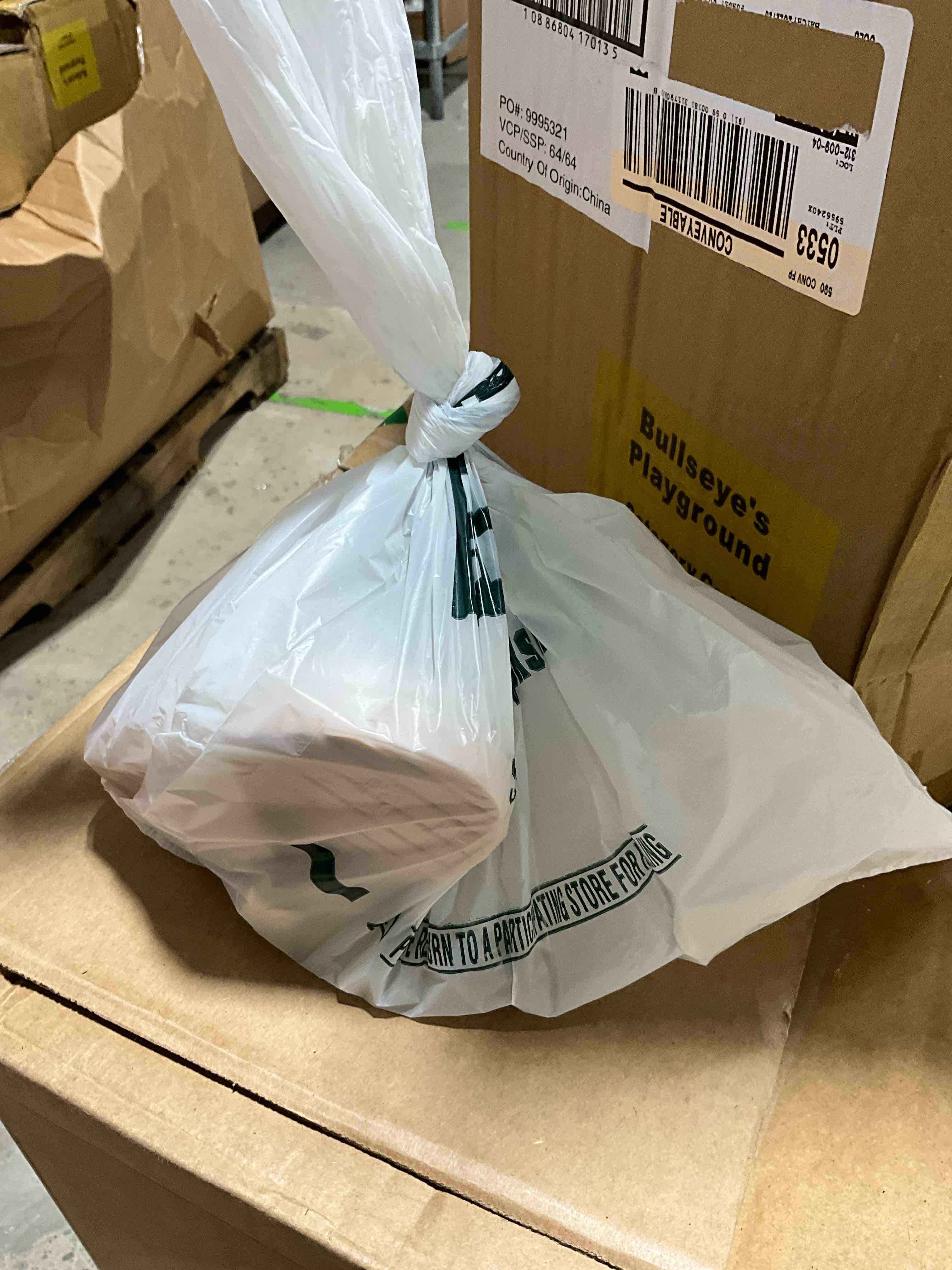 https://s3.amazonaws.com/lotting-images-prod/bidfta/BRN0393897_1750714832511.jpeg