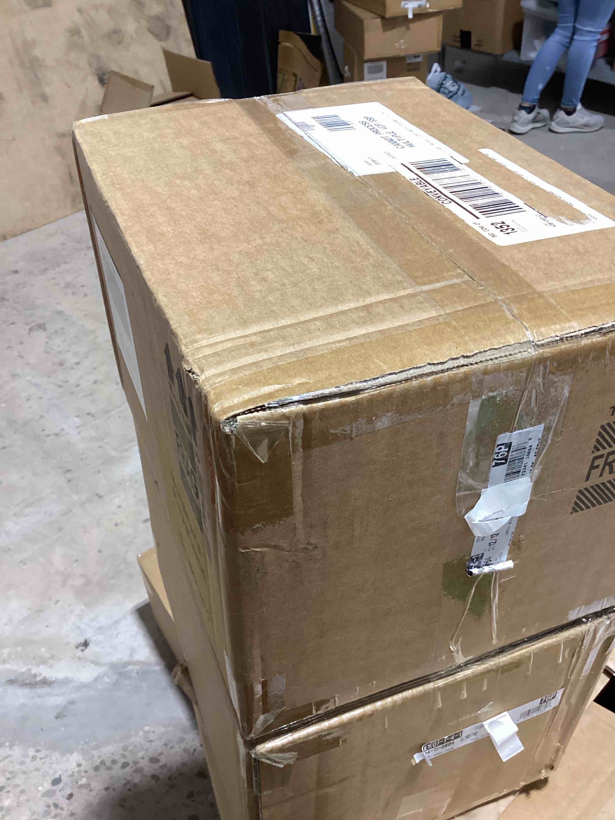 https://s3.amazonaws.com/lotting-images-prod/bidfta/BRN0393911_1750773456136.jpeg
